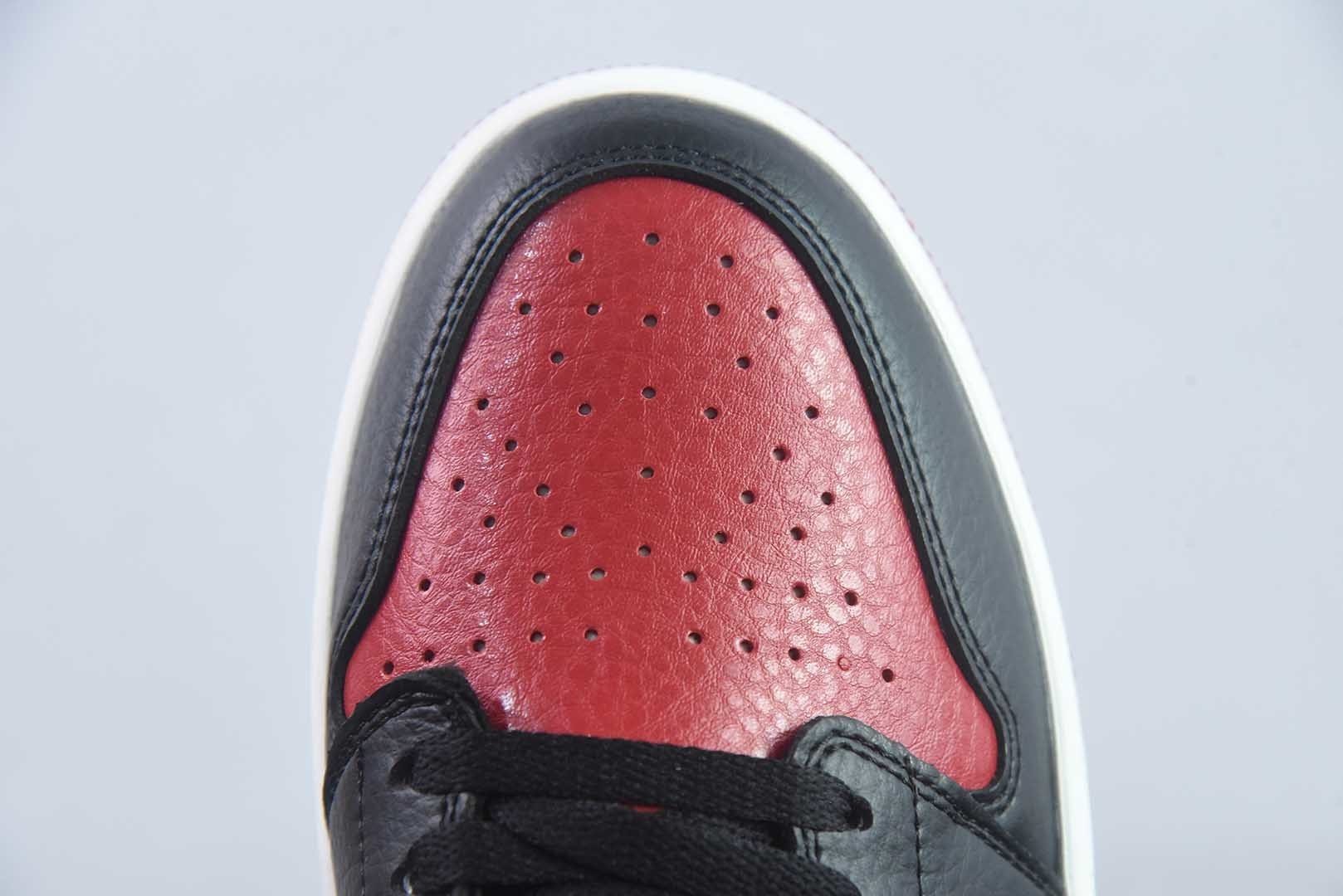 乔丹 Air Jordan 1 Low "Banned" AJ1 乔1黑红禁穿XX 低帮文化休闲板鞋 货号：IW6276-001 纯原版本 实拍细节图
