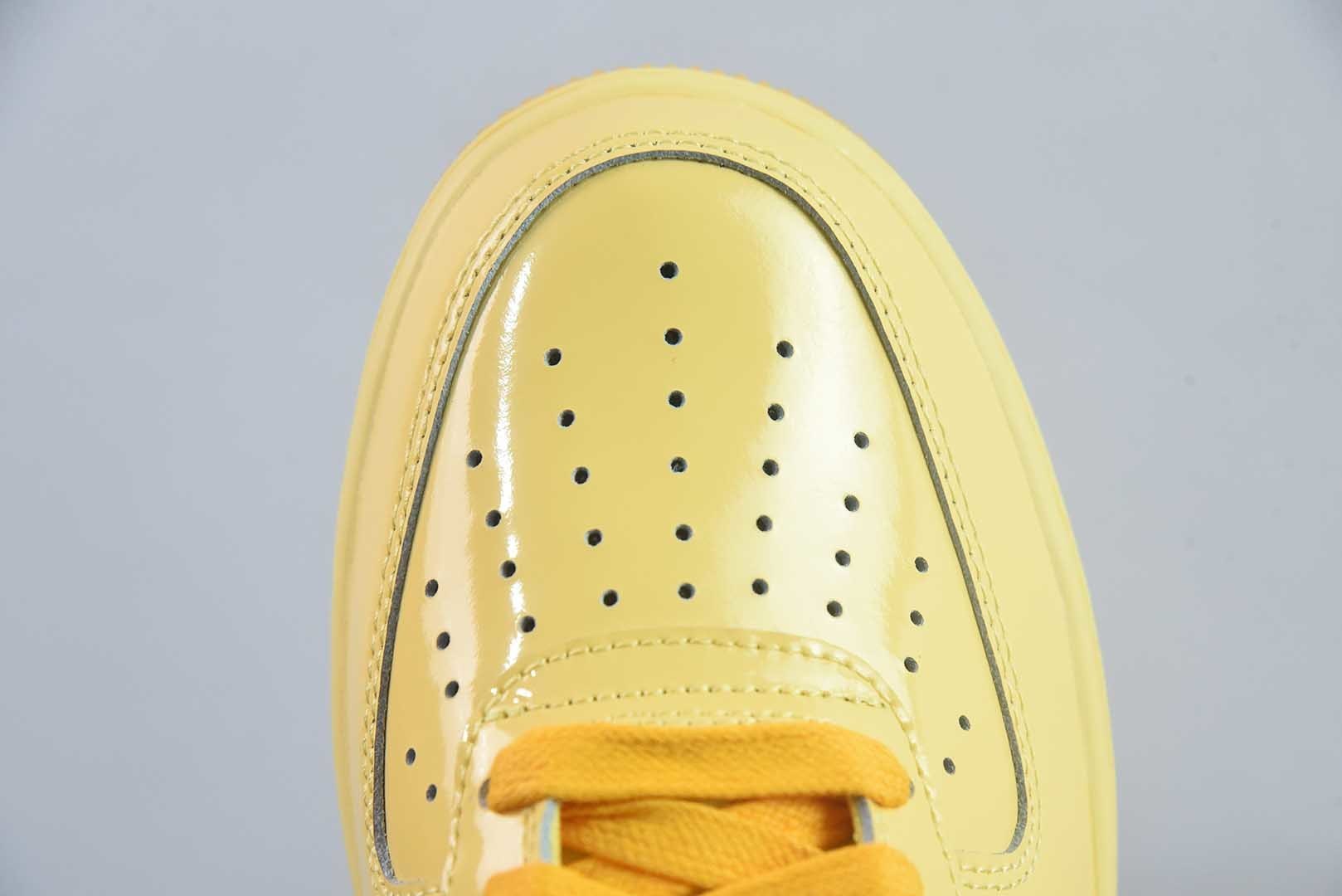 空军一号 af1黄绿 耐克 Nike Air Force 1 Patent "Topaz Gold"黄玉低帮 板鞋 男款 纯原版本 货号：IO4489-700 实拍细节图
