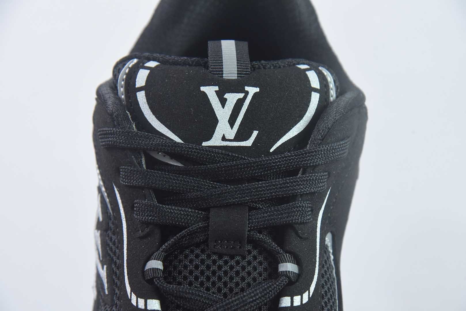 LOUIS VUITTON LV Tatic Runner 动感图案 厚底系带 低帮 生活休闲鞋 原装级高端礼盒+飞机盒+五件套配件+布袋 纯原版本 实拍细节图