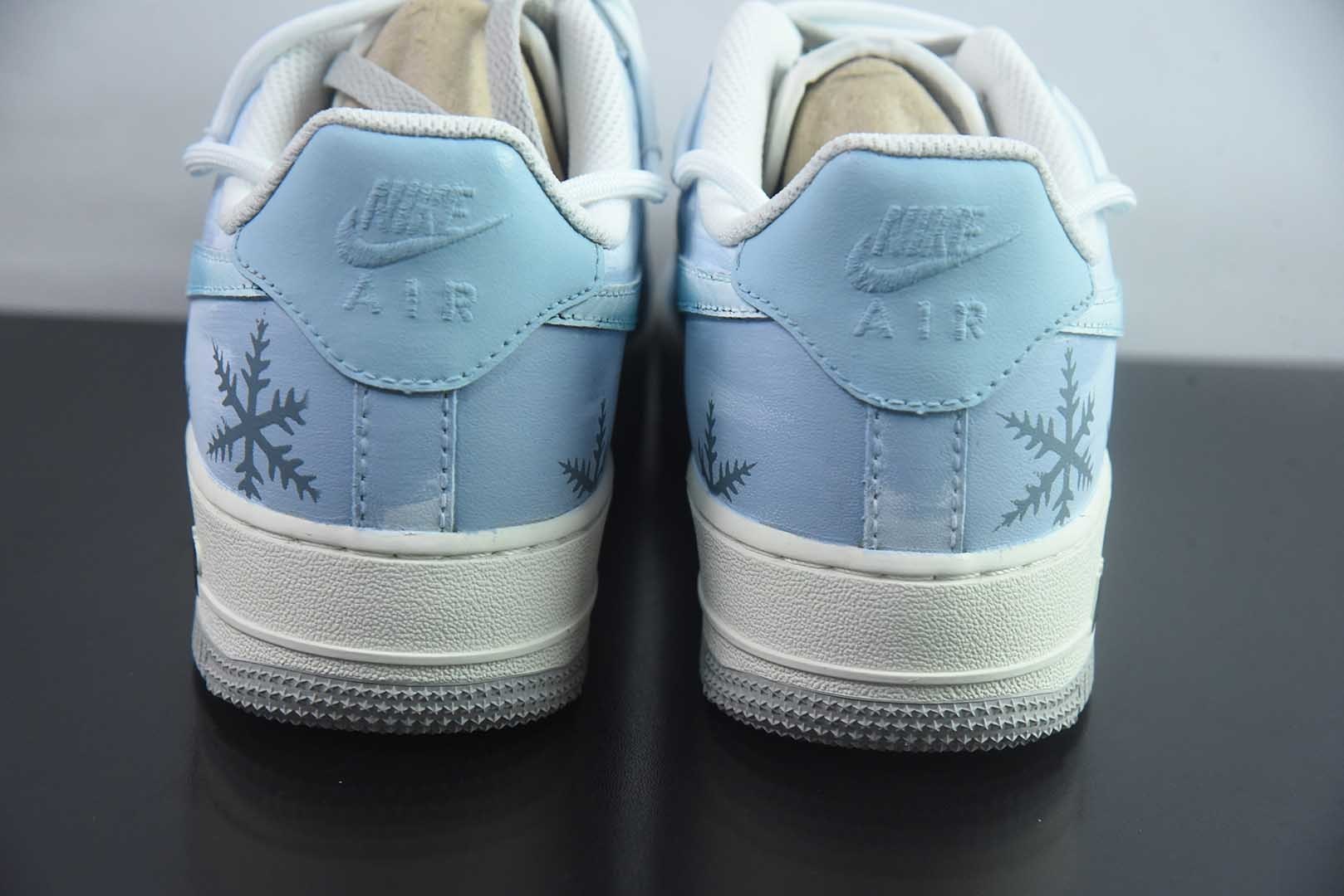 【定制版】手绘涂鸦“冰原落雪”Nike Air Force 1  “Icefield Snowfall”空军一号定制板鞋 纯原版本 货号：DO7417-199 实拍细节图