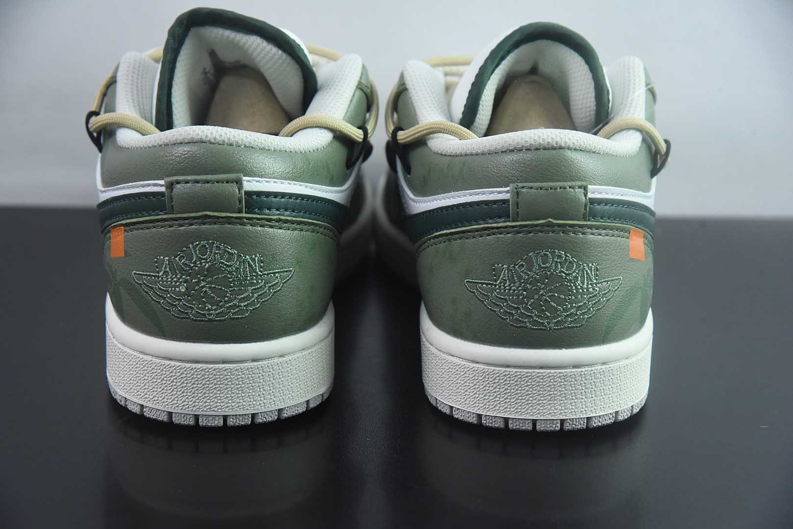 耐克 Nike Air Jordan 1 Low 绑带联名 AJ1乔1低帮休闲板鞋 同步官方配色 市场唯一独家头层皮打造 原鞋原档案开发 原厂皮料 原档冲孔鞋头 正确满胶鞋垫 四线拉帮 原厂织唛标 鞋舌高弹海绵填充 货号:FQ7687 300纯原版本 实拍细节图