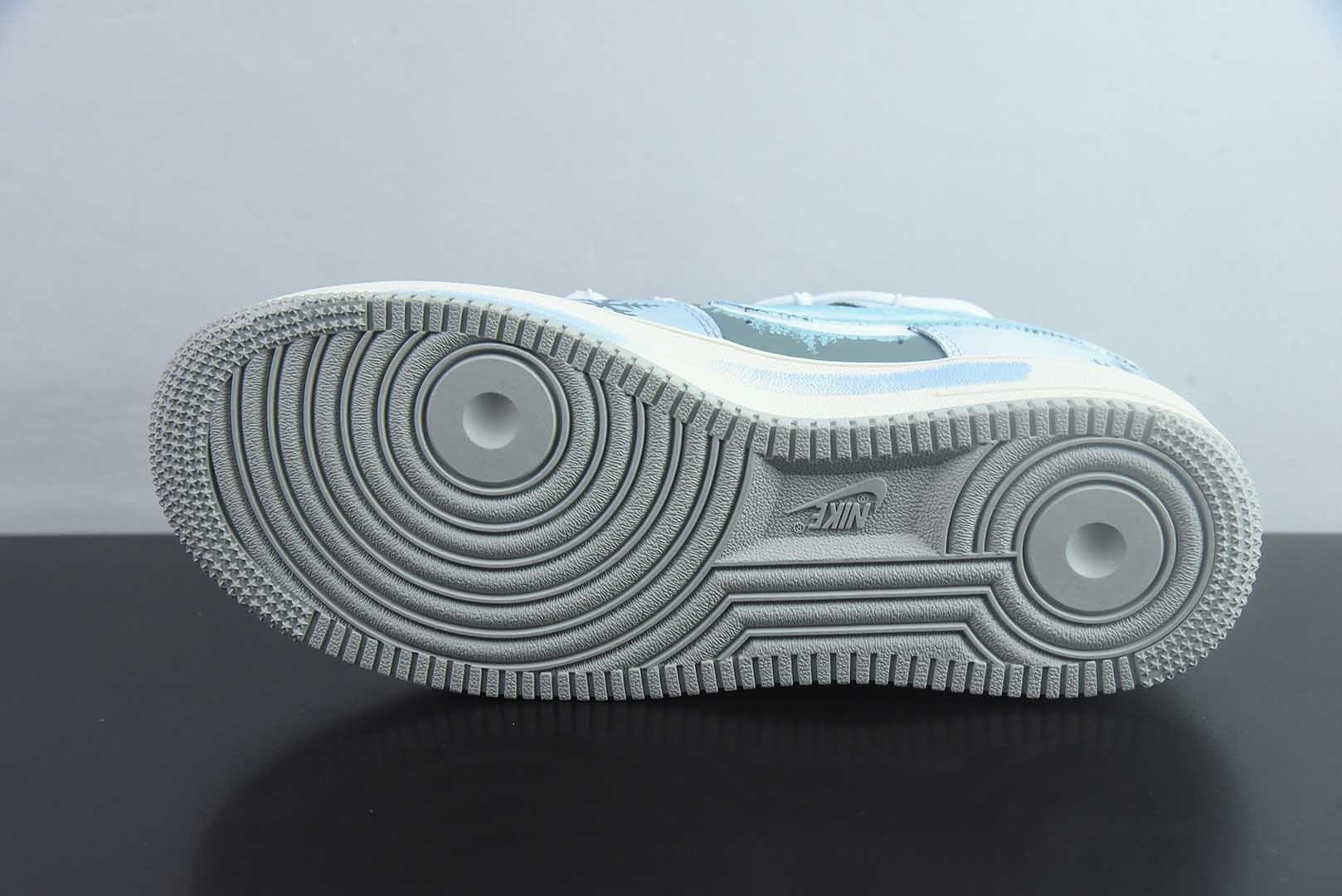 【定制版】手绘涂鸦“冰原落雪”Nike Air Force 1  “Icefield Snowfall”空军一号定制板鞋 纯原版本 货号：DO7417-199 实拍细节图