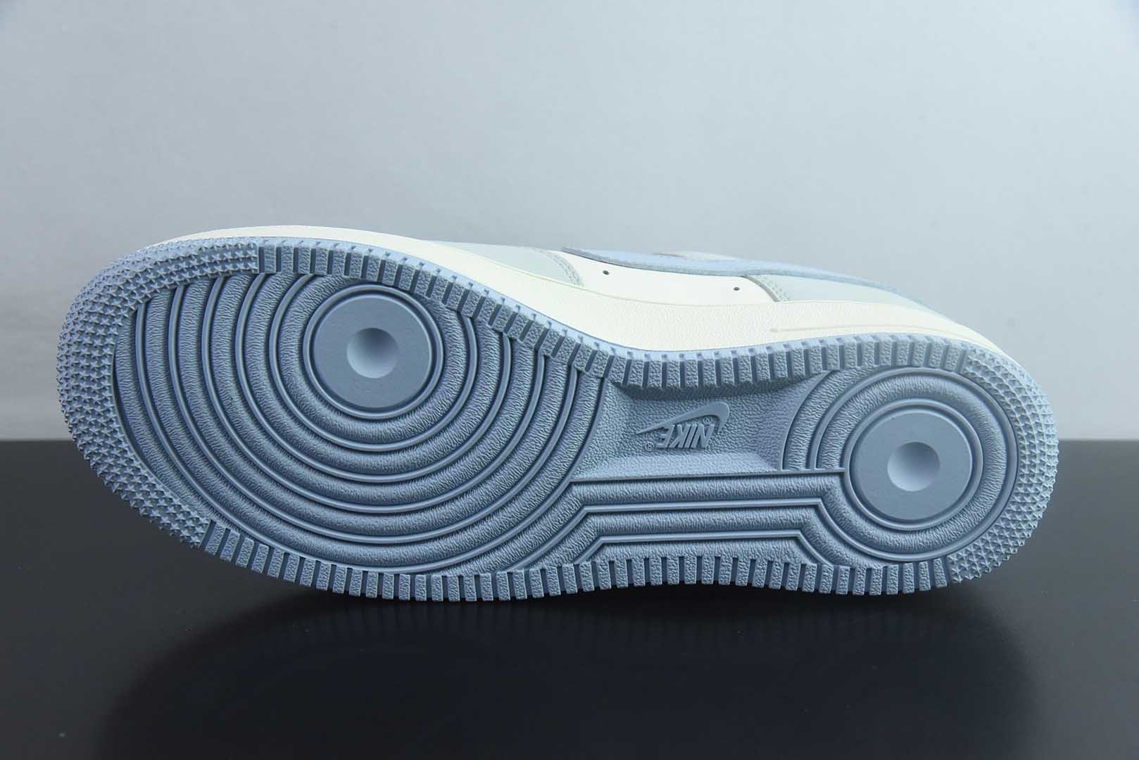 手绘涂鸦“雾屿蓝汐”耐克 Nike Air Force 1  “Misty Isle Tide”空军一号定制板鞋 纯原版本 货号：DB3310-117 实拍细节图