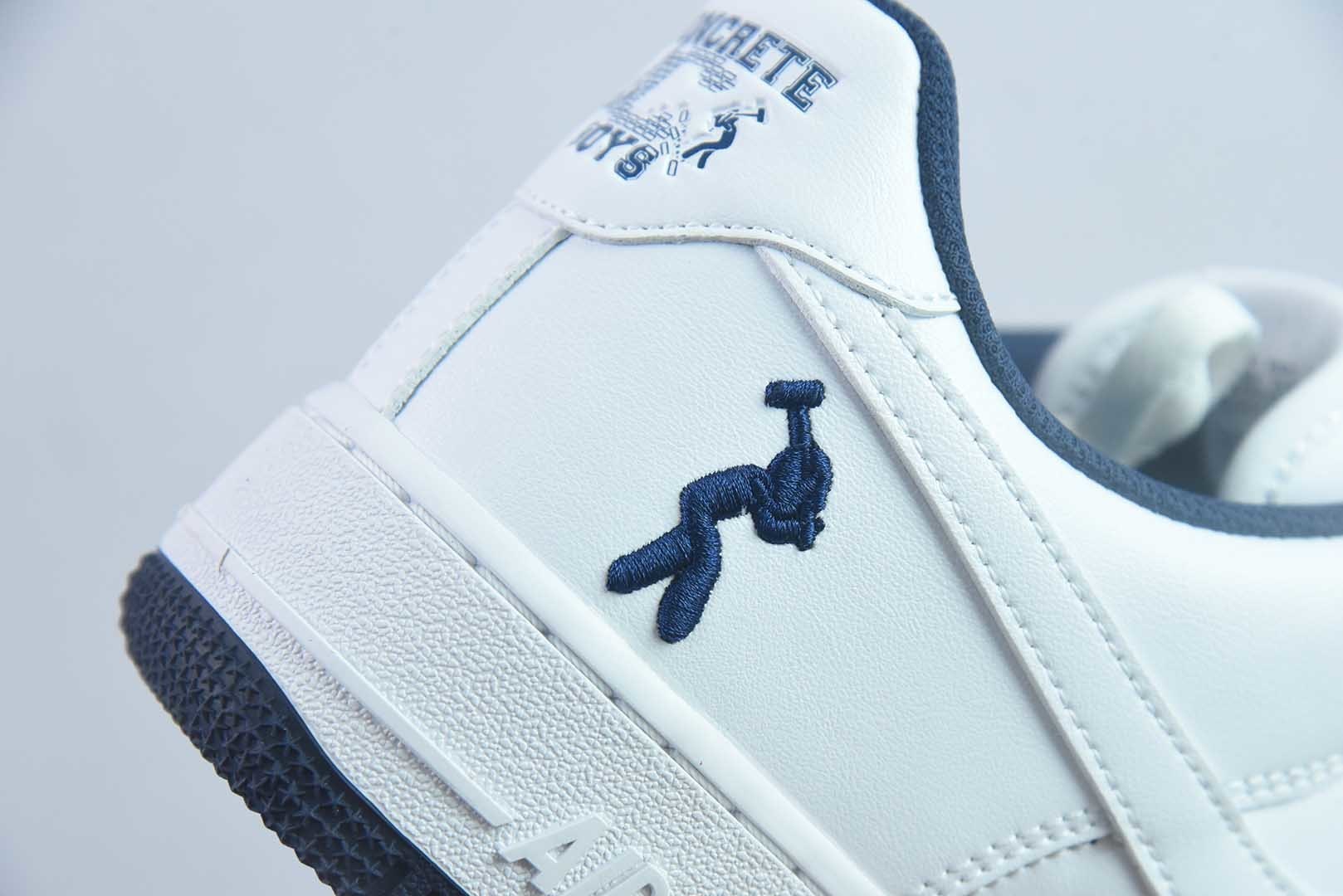 纯原 Lil Yachty x 耐克 Nike Air Force 1'07 Low "Concrete Boys" 联名款 打工人 空军一号低帮休闲板鞋 货号：IB5720-100 实拍细节图