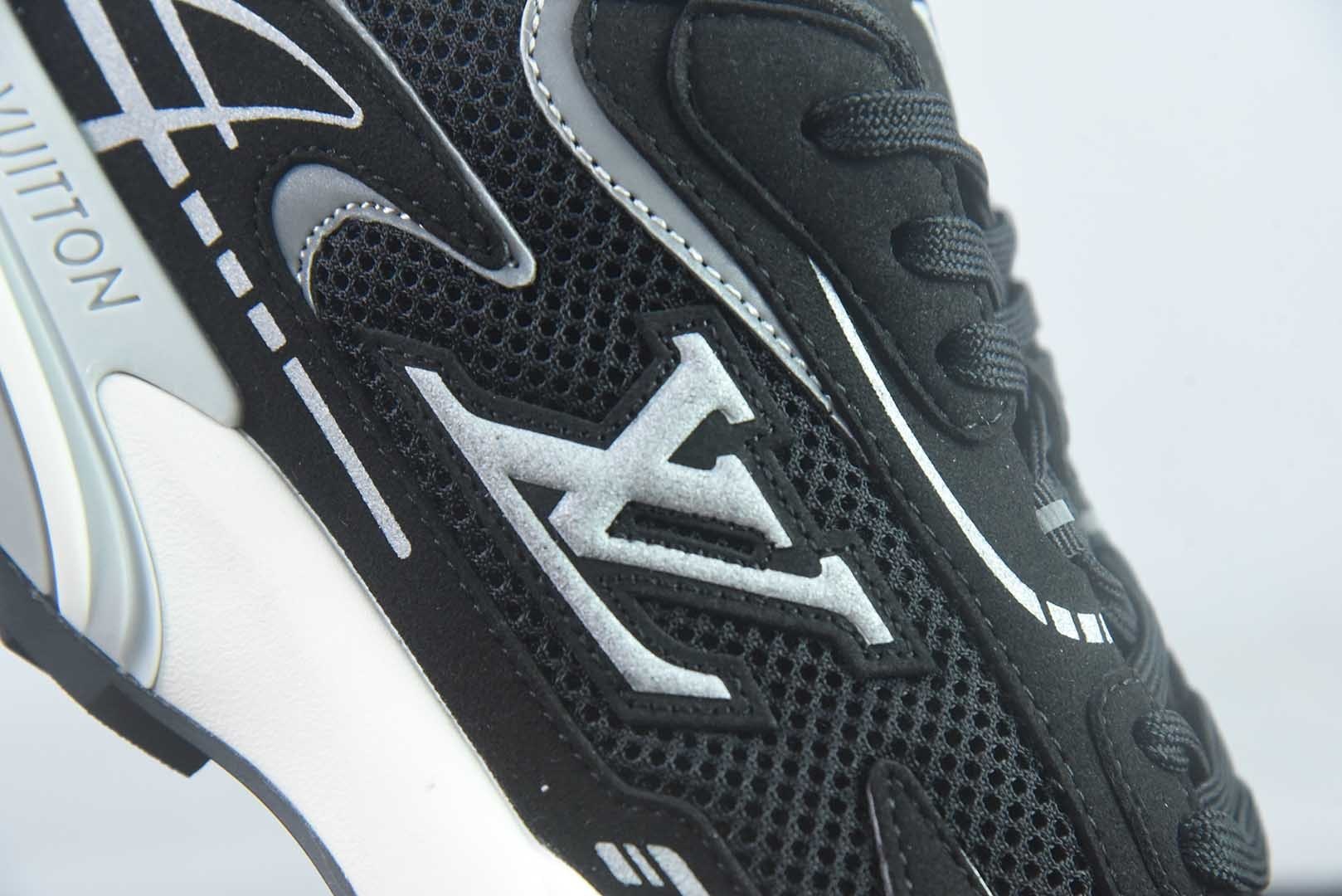 LOUIS VUITTON LV Tatic Runner 动感图案 厚底系带 低帮 生活休闲鞋 原装级高端礼盒+飞机盒+五件套配件+布袋 纯原版本 实拍细节图