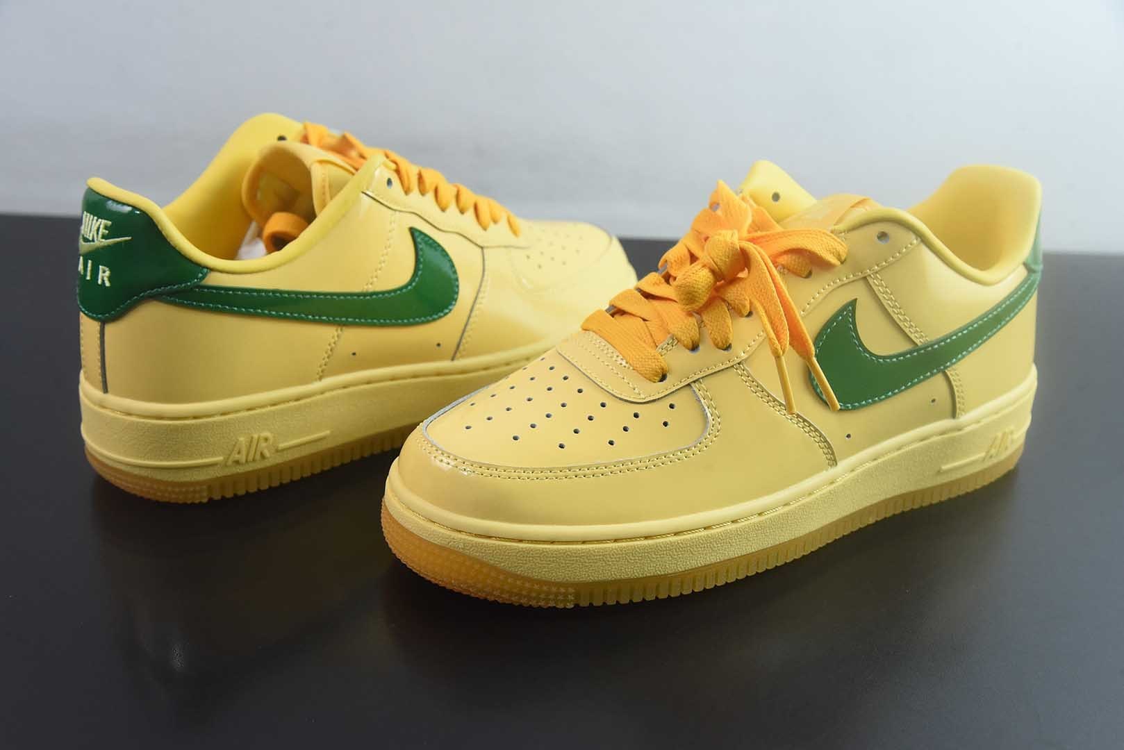 空军一号 af1黄绿 耐克 Nike Air Force 1 Patent "Topaz Gold"黄玉低帮 板鞋 男款 纯原版本 货号：IO4489-700 实拍细节图