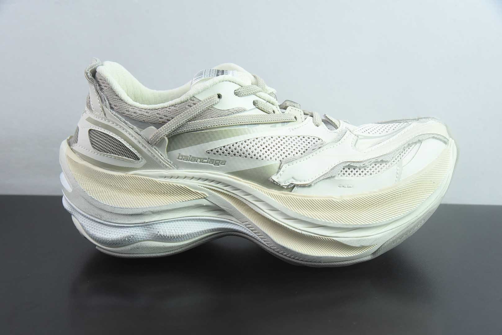 巴黎世家26代 Balenciaga巴黎世家 Jet 压纹印花 圆头厚底4.25cm 低帮 老爹鞋 米色 货号:872640 WMRTN 9191纯原版本 实拍细节图