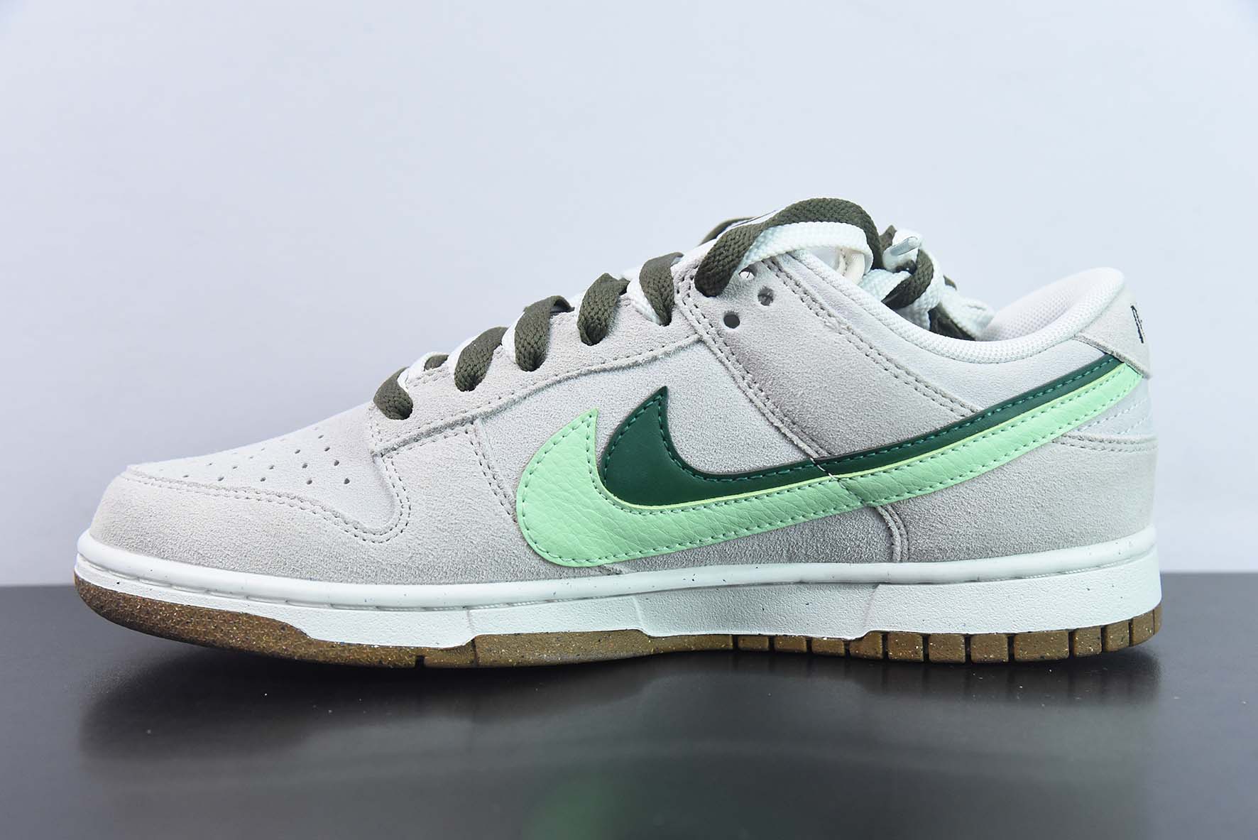 耐克 Nike SB Dunk Low "85" 草绿双勾 SB低帮运动休闲板鞋 货号：DO9457-141纯原版本 实拍细节图