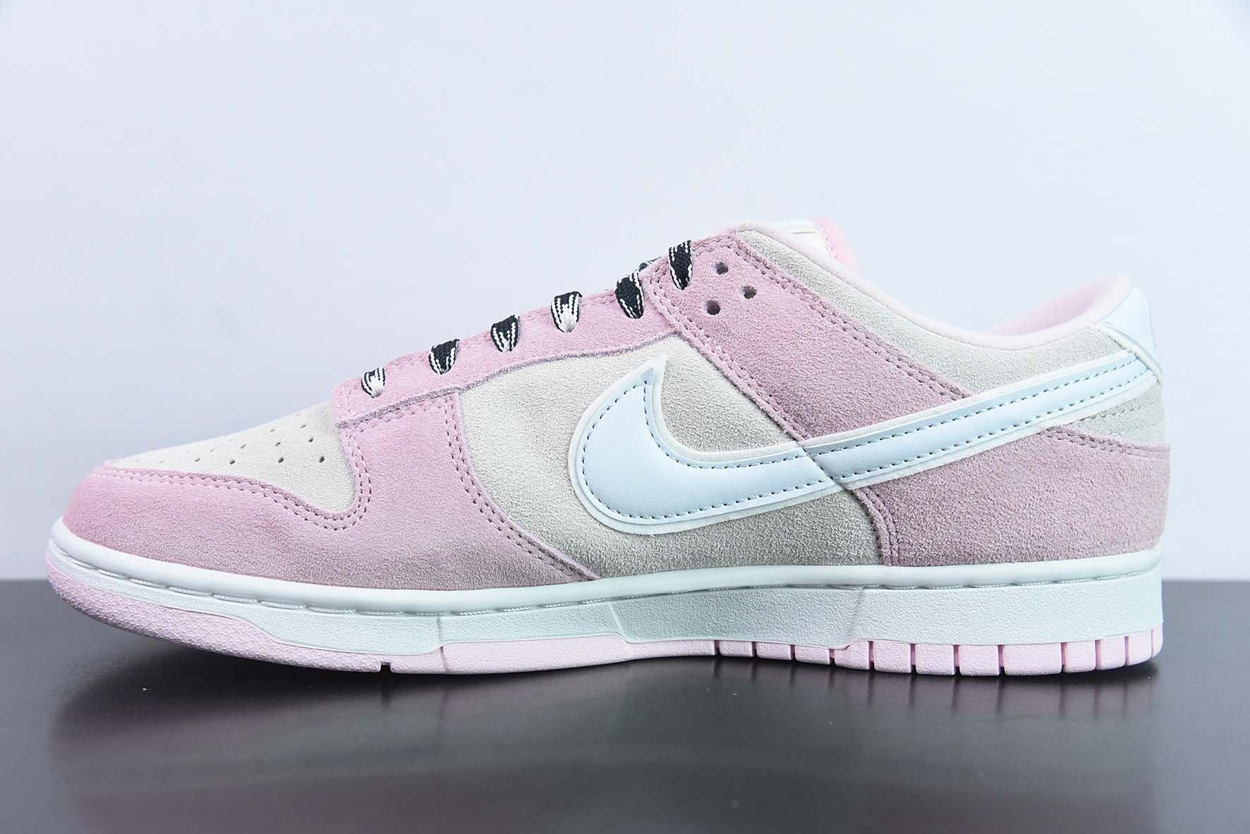 耐克 Nike Dunk Low SB 低帮滑板鞋/粉色 灰白粉 货号:DV3054-600纯原版本 实拍细节图