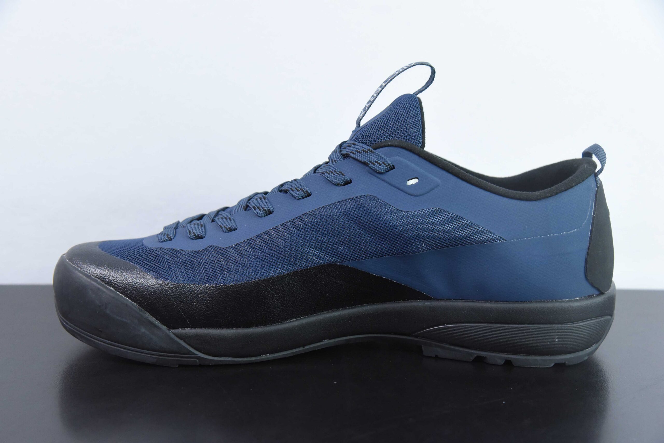 始祖鸟 Arcteryx KONSEAL LT W 男子低帮徒步鞋纯原版本 实拍细节图