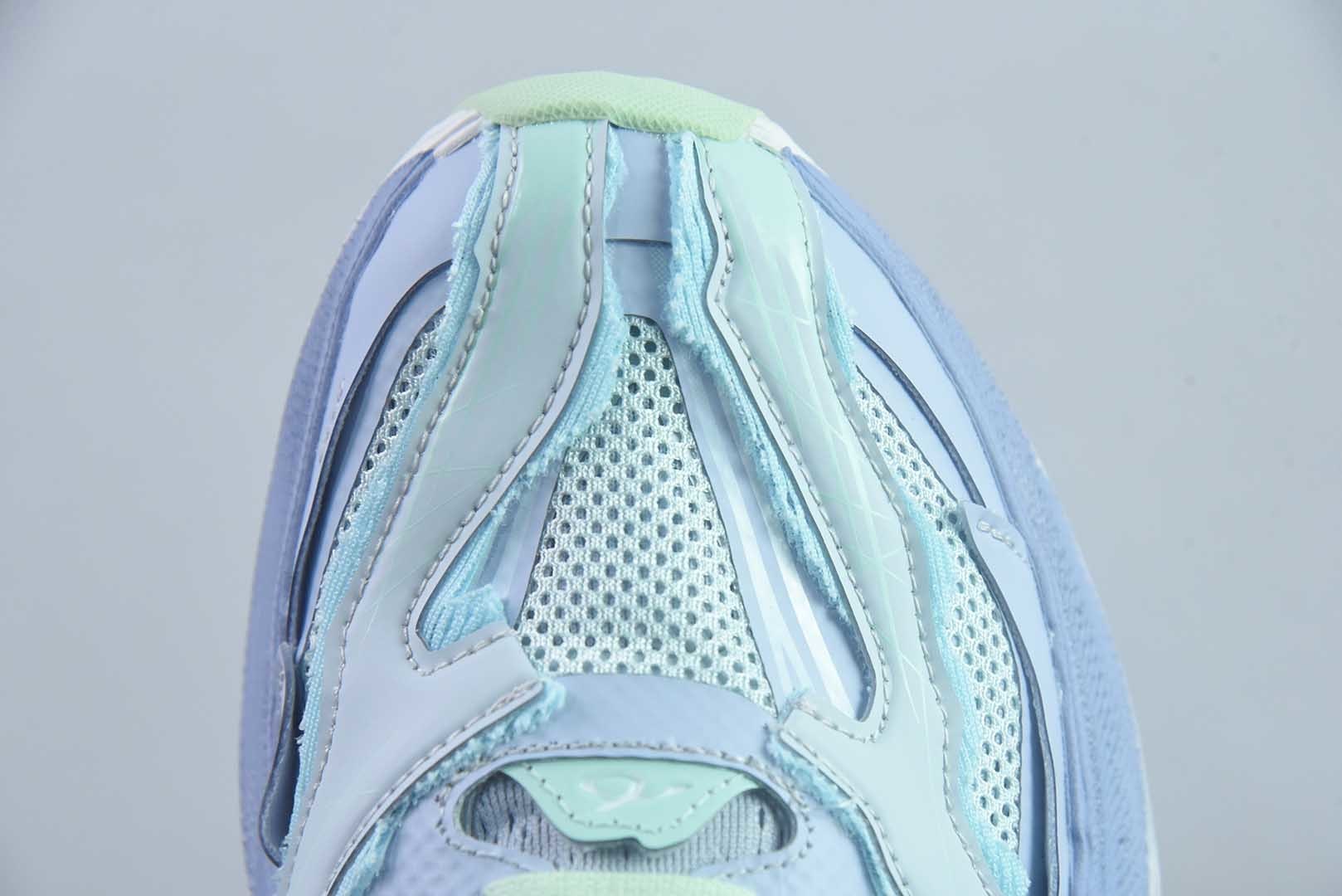 巴黎世家26代 Balenciaga巴黎世家 Jet 压纹印花 圆头厚底4.25cm 低帮 老爹鞋 米色 货号：872640 WMRTN 9191纯原版本 实拍细节图