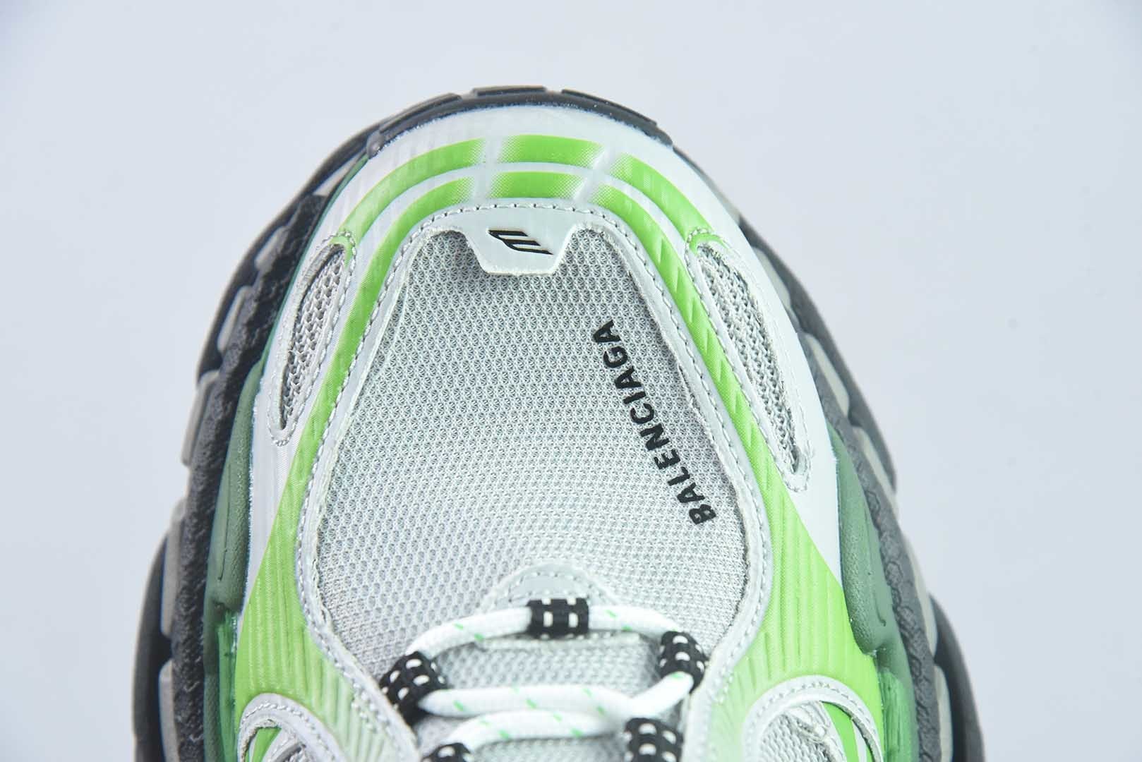 I8版 Balenciaga 巴黎世家 二十四代 Triple S .2 厚底系带 低帮老爹鞋 纯原版本 货号：865849WTRS21133 实拍细节图
