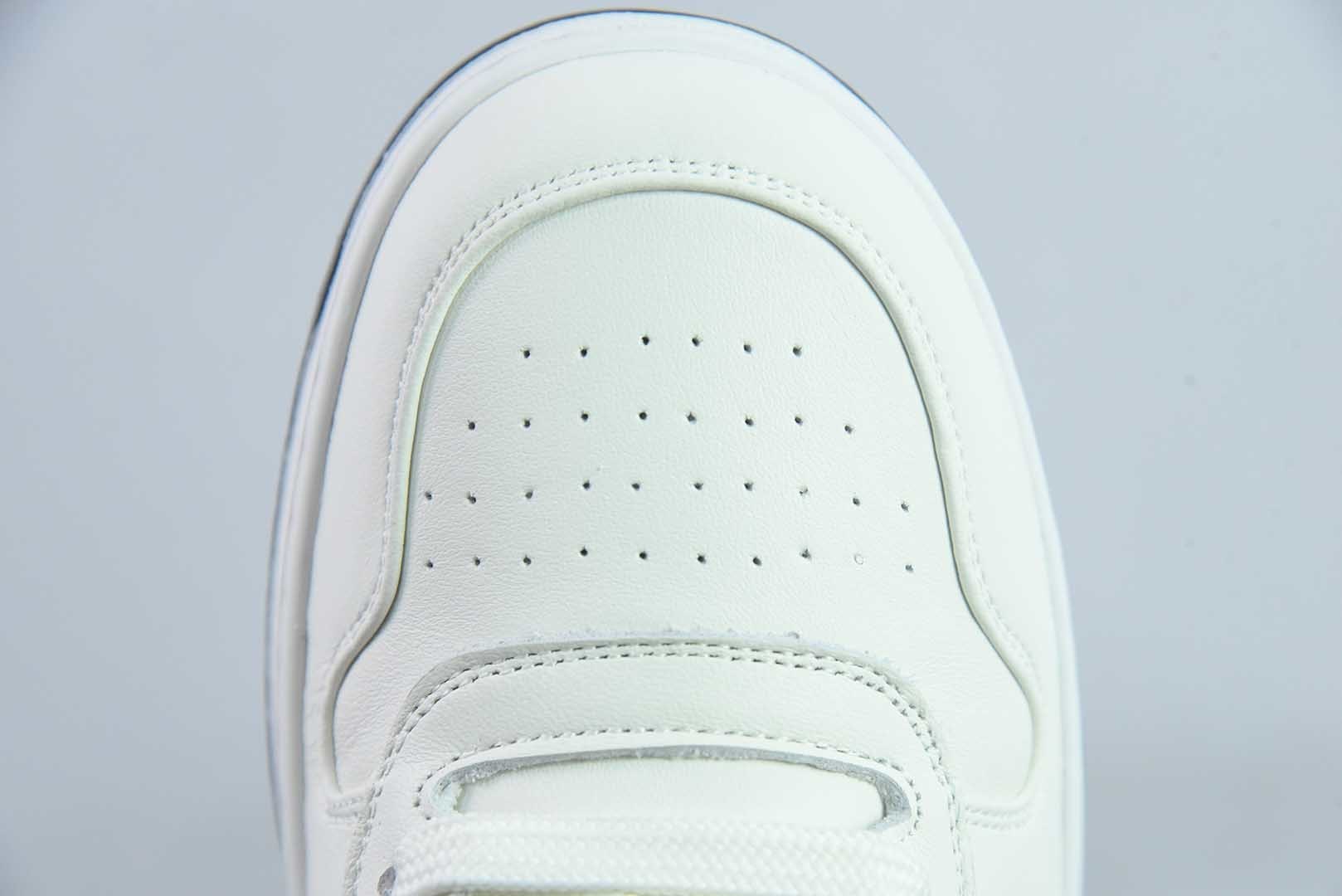 普拉达 PRADA Downtown Bold 徽标印花圆头系带低帮板鞋 5cm 女款 纯原版本 货号:BPL23771453 实拍细节图