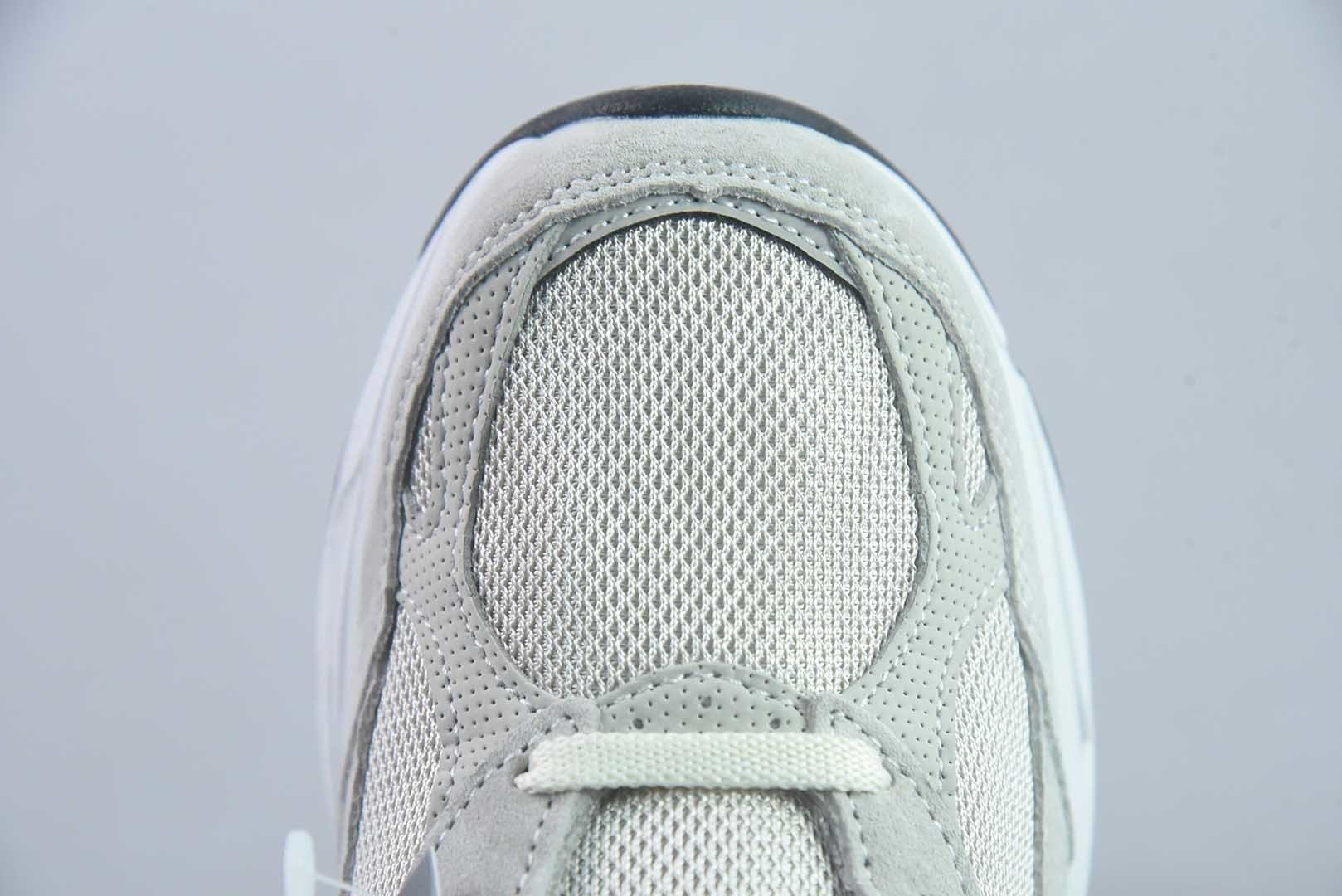 新百伦 New Balance × KITH NB 990 V3 舒适贴合跑步鞋 男女同款 米灰 货号:米灰U990KT3 纯原版本 实拍细节图