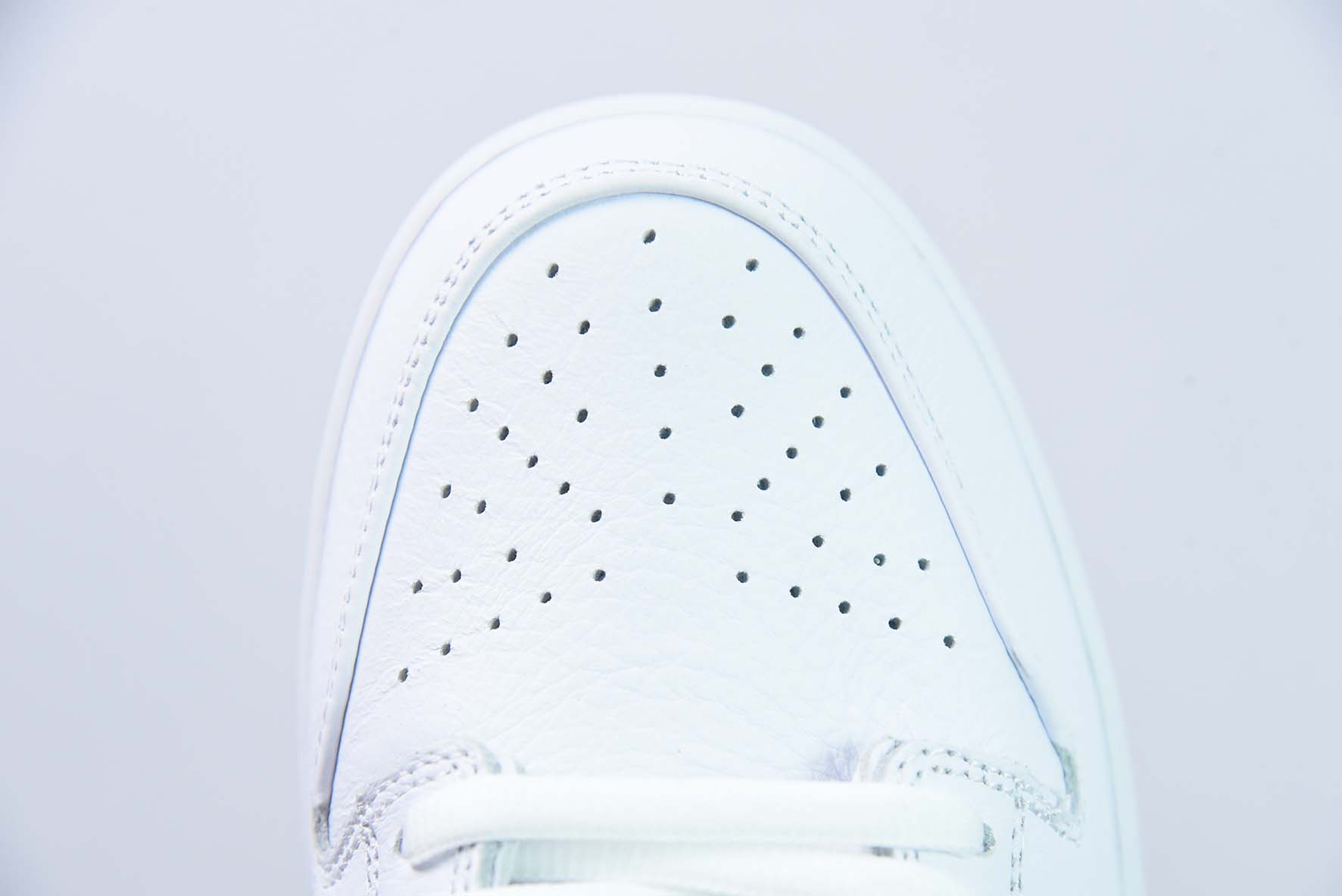 纯原版 耐克 Nike Dunk Sb Low Pro Iso White Gum 白黑生胶小白鞋新款复古低帮板鞋货号:CD2563-101 实拍细节图