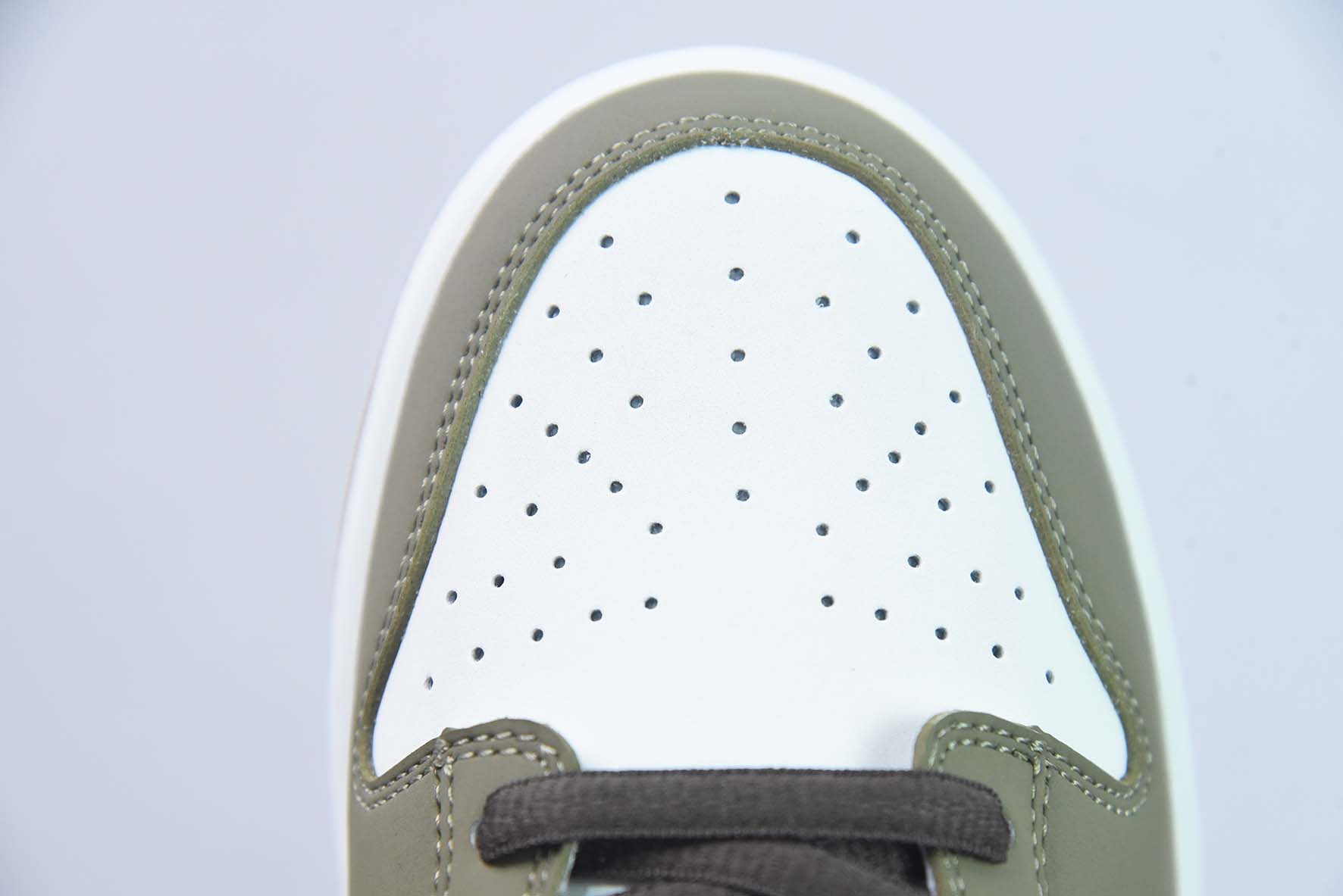 耐克 Nike SB Dunk Low 大友克洋白棕绿 货号：TT3636 006纯原版本 实拍细节图