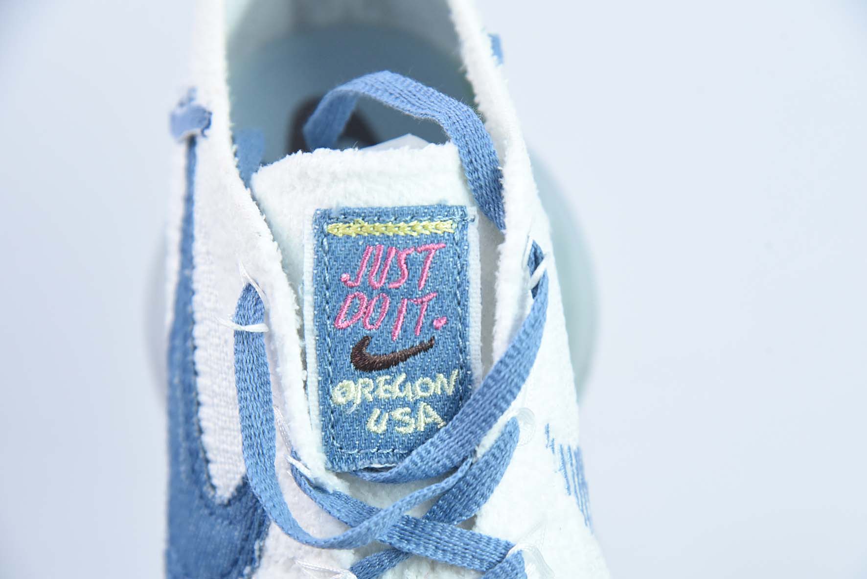 纯原版本 气垫 W 耐克 Nike Vapor Max 白蓝 蒸汽大气垫慢跑鞋 货号:FJ 纯原版本 货号:FJ7736-141 实拍细节图