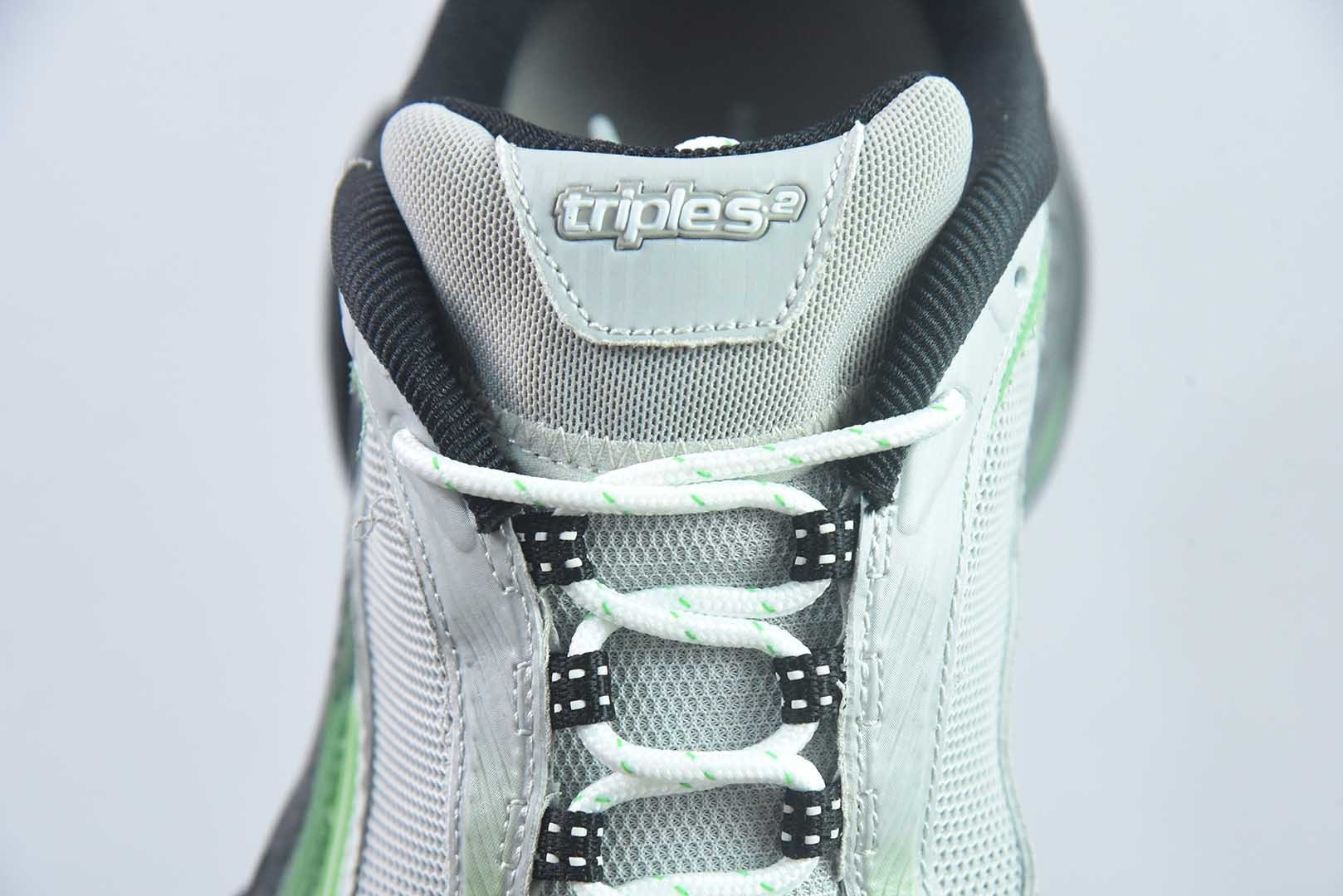 I8版 Balenciaga 巴黎世家 二十四代 Triple S .2 厚底系带 低帮老爹鞋 纯原版本 货号：865849WTRS21133 实拍细节图