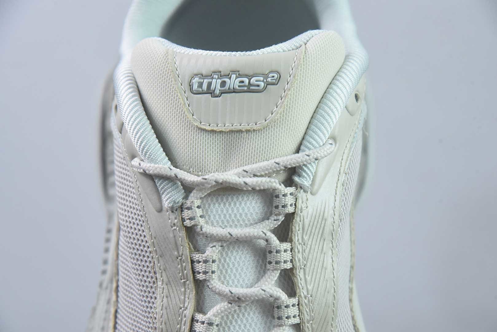 Balenciaga巴黎世家 Triple S .2 Gradient 做旧效果印花标识 厚底系带 低帮 老爹鞋灰色 35-46 纯原版本 实拍细节图