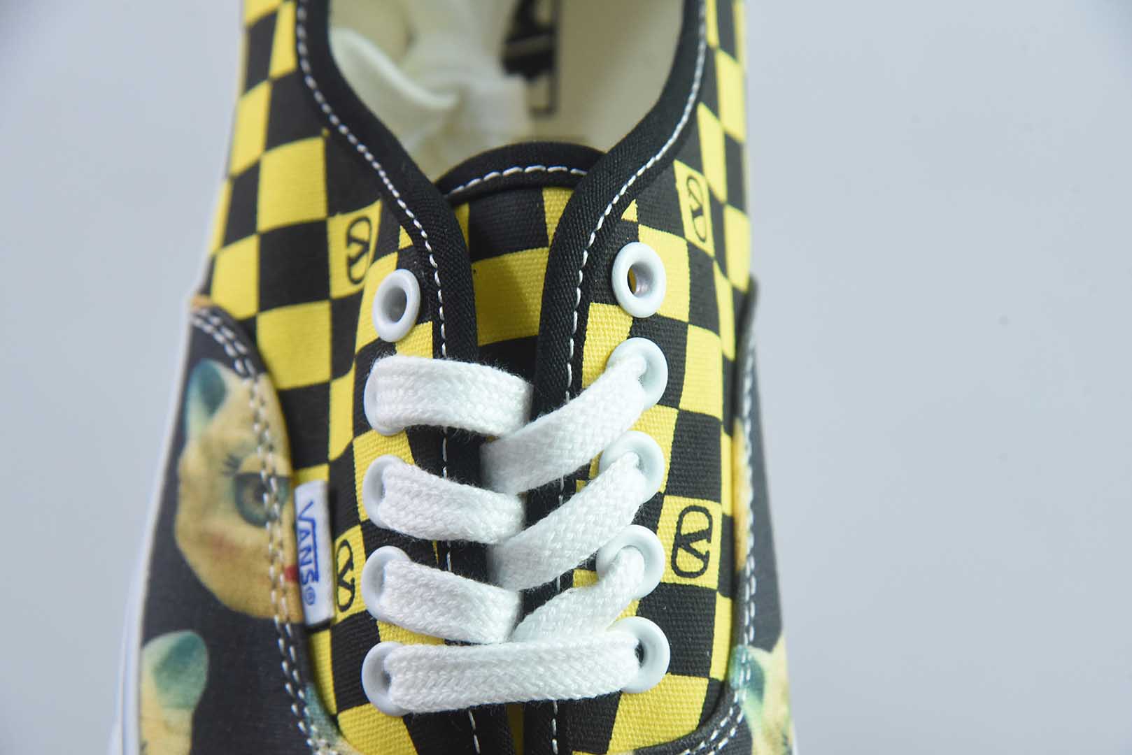 Valentino华伦天奴 x Vans 联名款黑黄棋盘格低帮休闲硫化帆布鞋纯原版本 货号:YS0M2ЗHPJBAH 实拍细节图