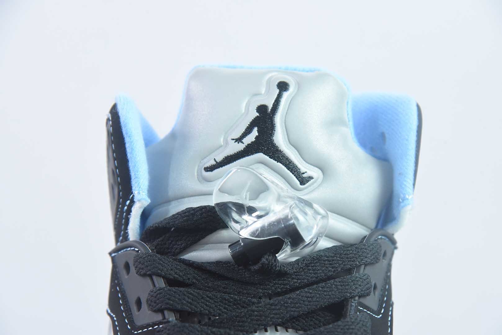 乔丹 Air Jordan 5 Retro AJ5乔5 男子文化篮球鞋 纯原版本 货号:DD0587-008 实拍细节图
