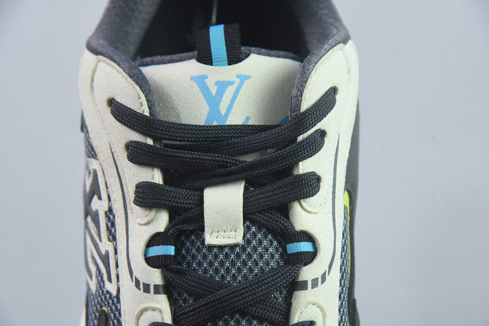 LOUIS VUITTON LV Tatic Runner 动感图案 厚底系带 低帮 生活休闲鞋 原装级高端礼盒+飞机盒+五件套配件+布袋 纯原版本 实拍细节图