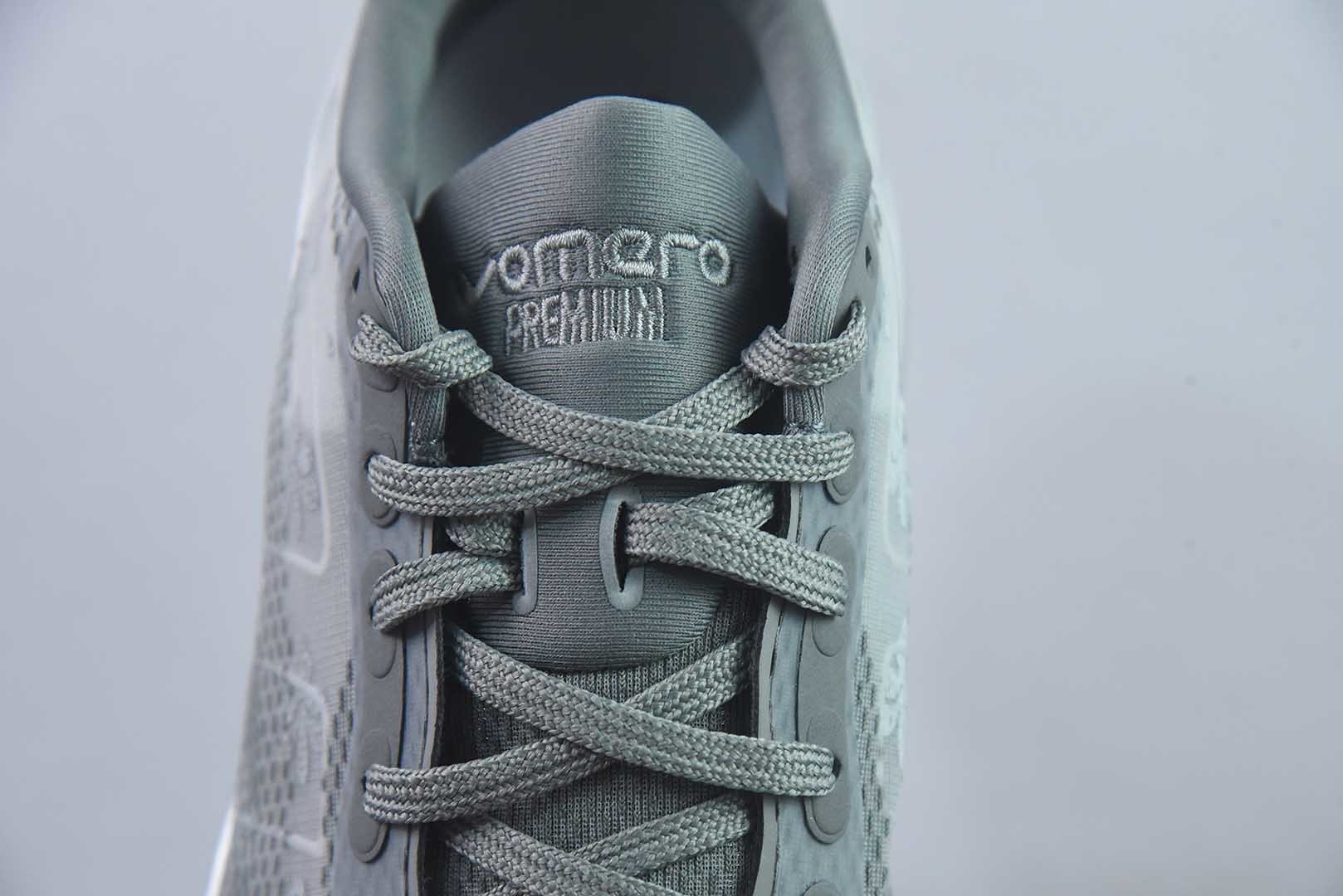 耐克 Nike Vomero Premium Fleur De Lis 灰银配色 女款缓震跑步鞋 纯原版本 货号：IQ0028-001 实拍细节图
