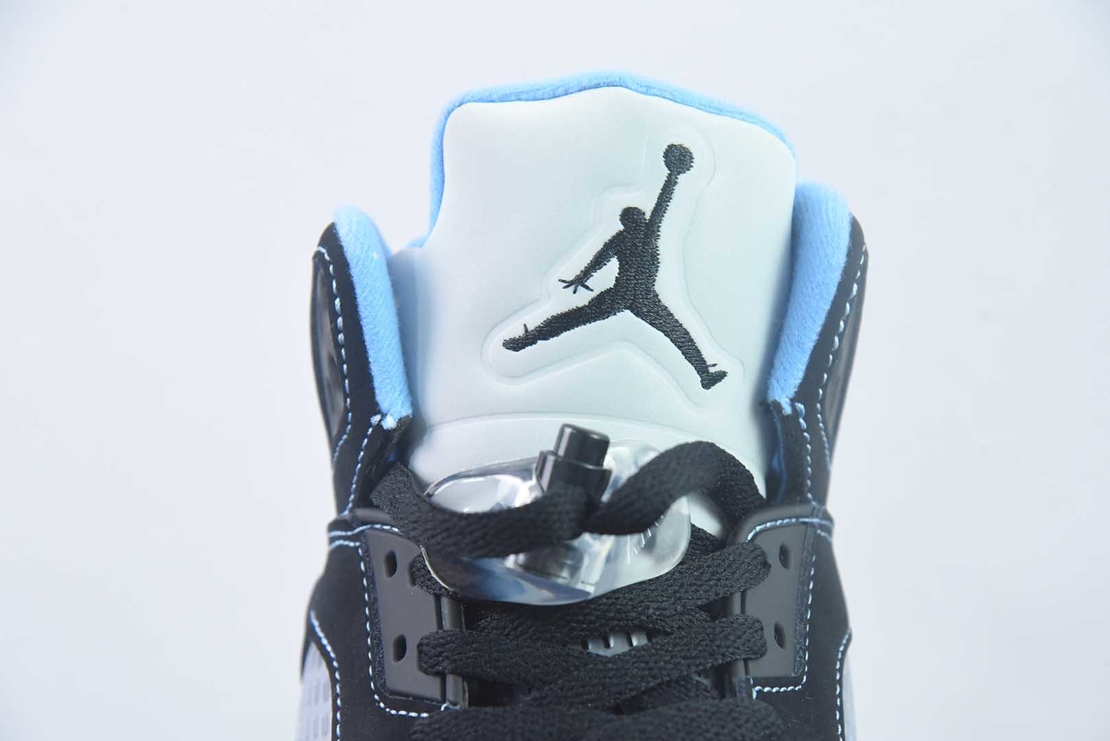 Jordan 乔丹 Air Jordan 5 舒适贴合 复古篮球鞋 男款 货号:HF3975-001 黑银 纯原版本 实拍细节图