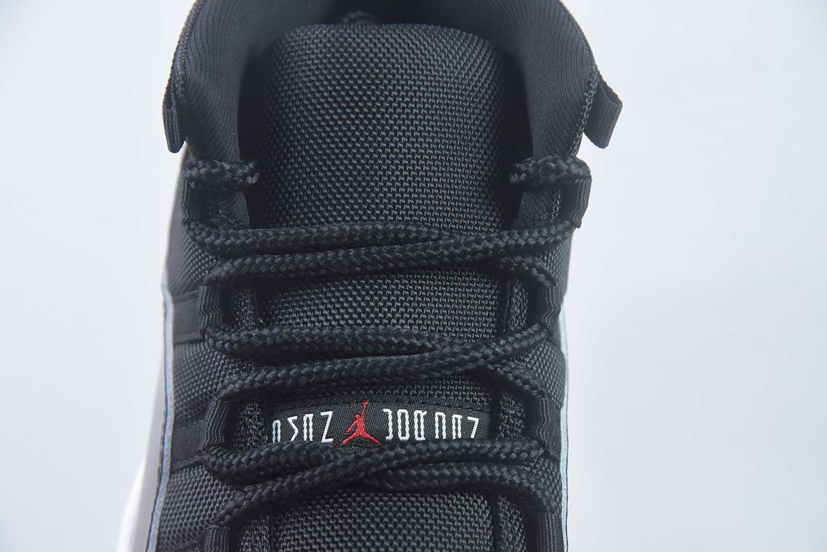 AJ11,Tinker Hatfield 于1995年操刀的里程碑之作,陪伴乔丹95-96赛季复出夺冠、写下72胜10负神话,被鞋圈奉为“正代天花板”。 纯原版本 货号:378037-061 实拍细节图