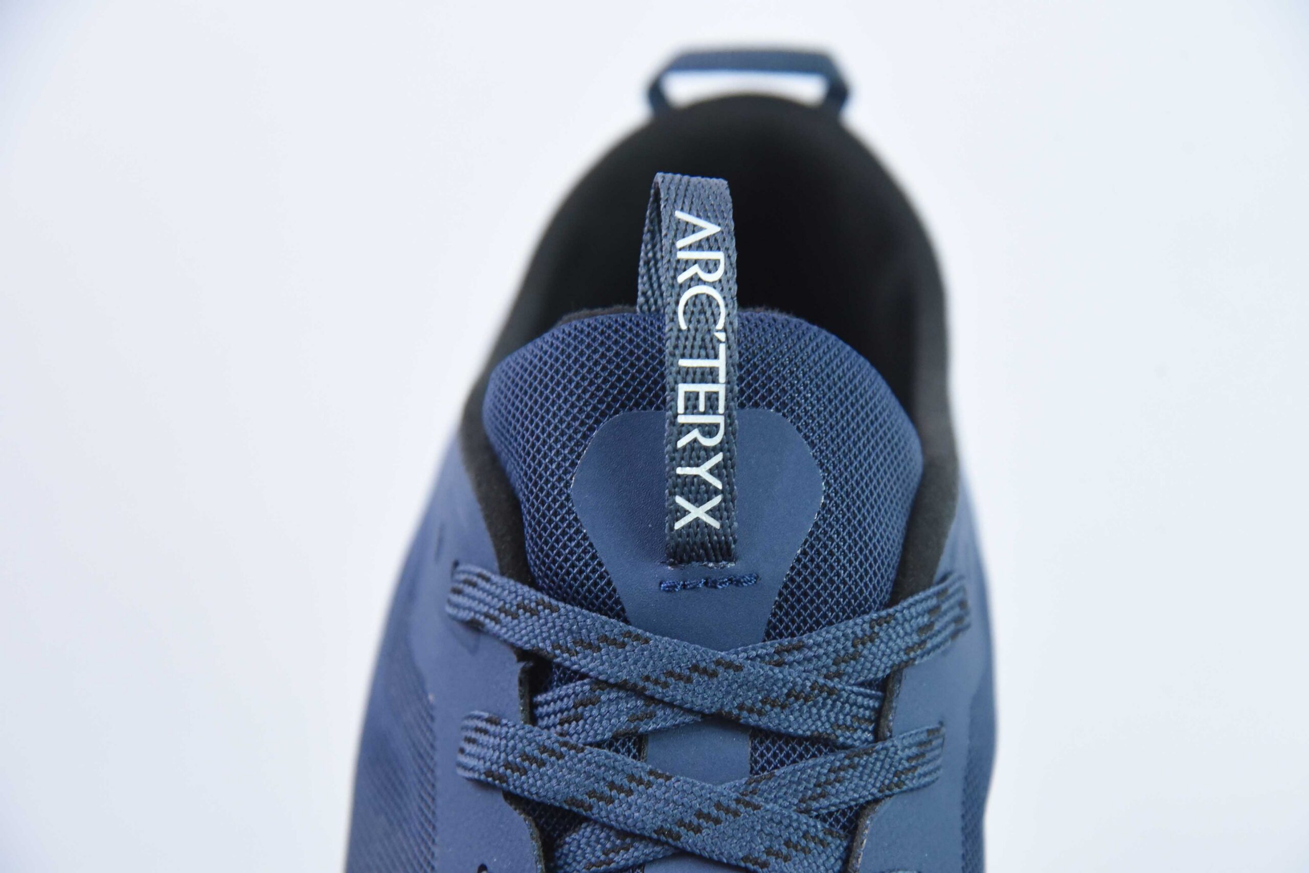 始祖鸟 Arcteryx KONSEAL LT W 男子低帮徒步鞋纯原版本 实拍细节图