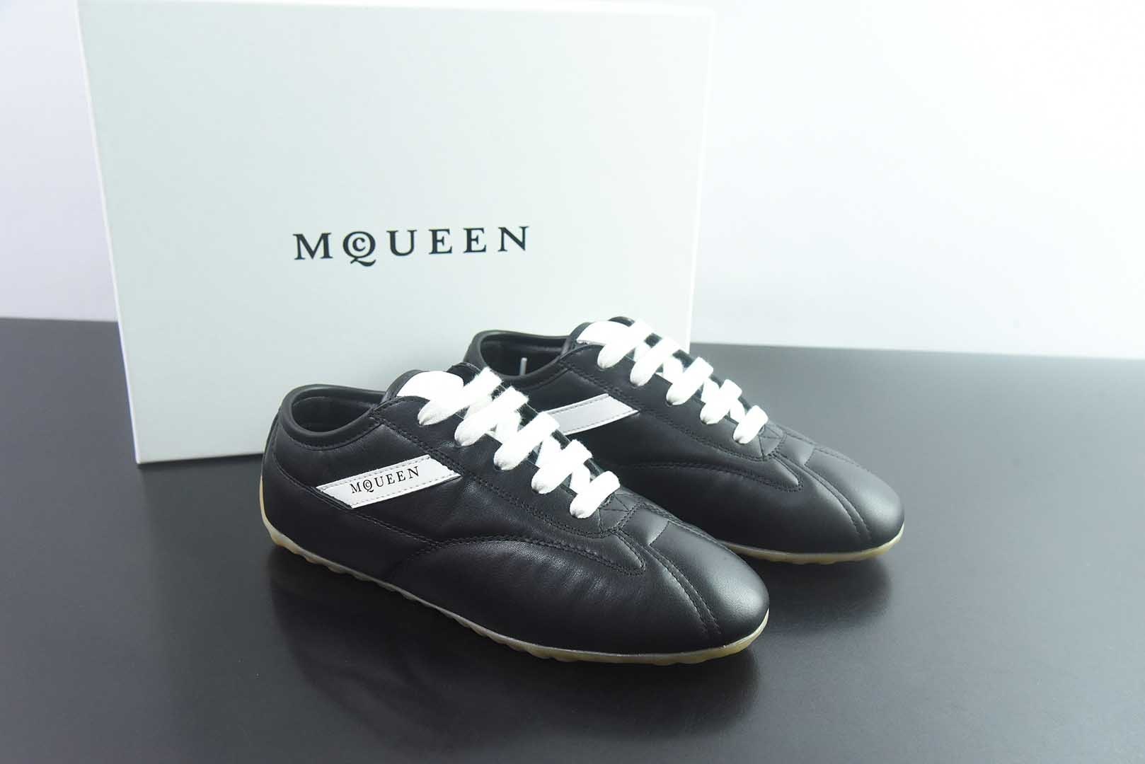 MQ 麦昆 Boxe 麂皮 圆头撞色裁片 德训鞋 黑白 纯原版本 主图