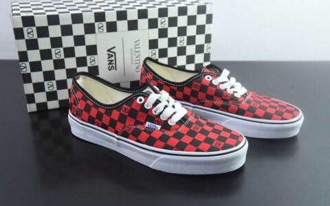 Valentino华伦天奴 x Vans 联名款红黑棋盘格低帮休闲硫化帆布鞋纯原版本 货号：WS0ND8HPKJV7 黑红