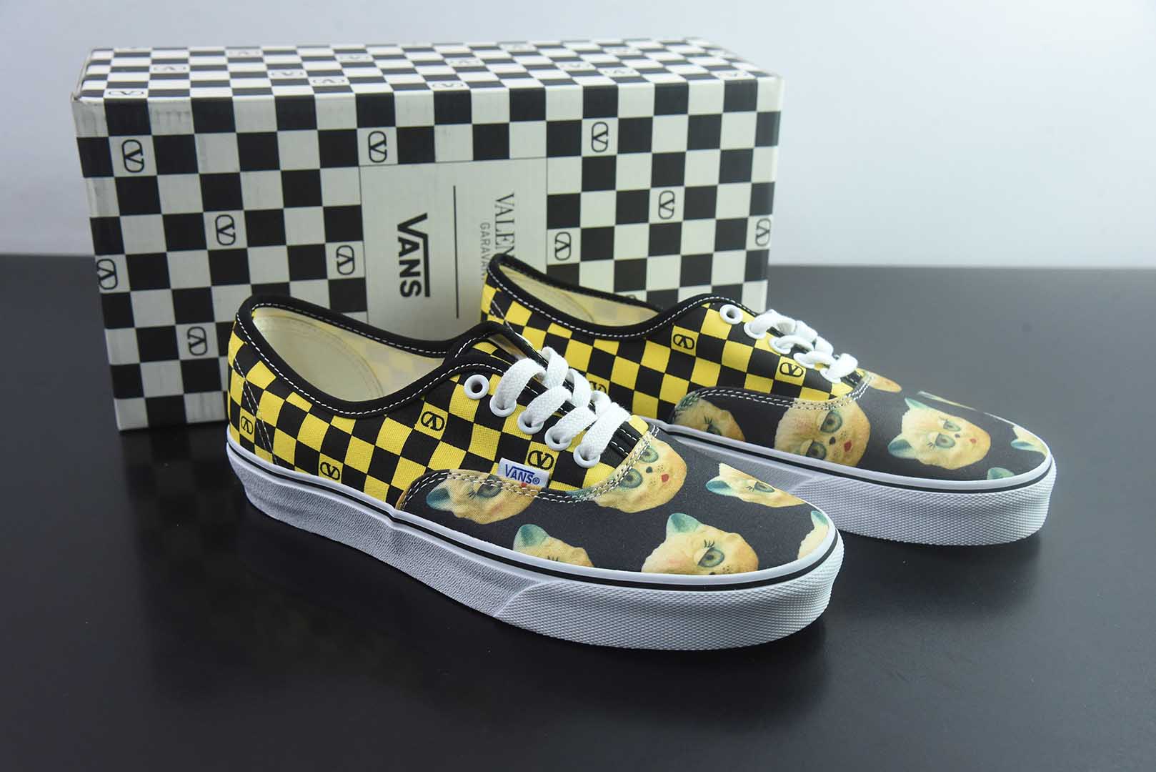 Valentino华伦天奴 x Vans 联名款黑黄棋盘格低帮休闲硫化帆布鞋纯原版本 货号:YS0M2ЗHPJBAH 主图