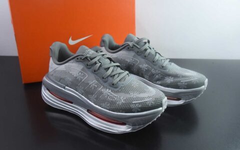耐克 Nike Vomero Premium Fleur De Lis 灰银配色 女款缓震跑步鞋 纯原版本 货号：IQ0028-001 主图
