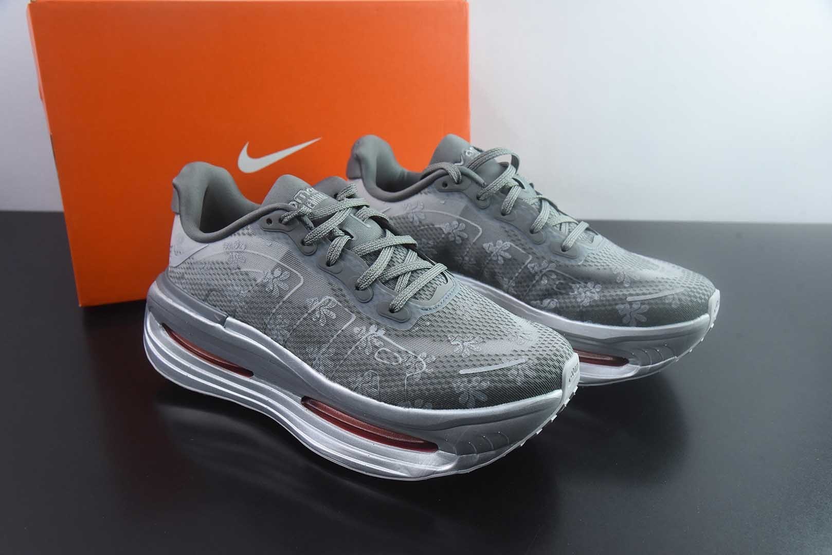 耐克 Nike Vomero Premium Fleur De Lis 灰银配色 女款缓震跑步鞋 纯原版本 货号：IQ0028-001 主图