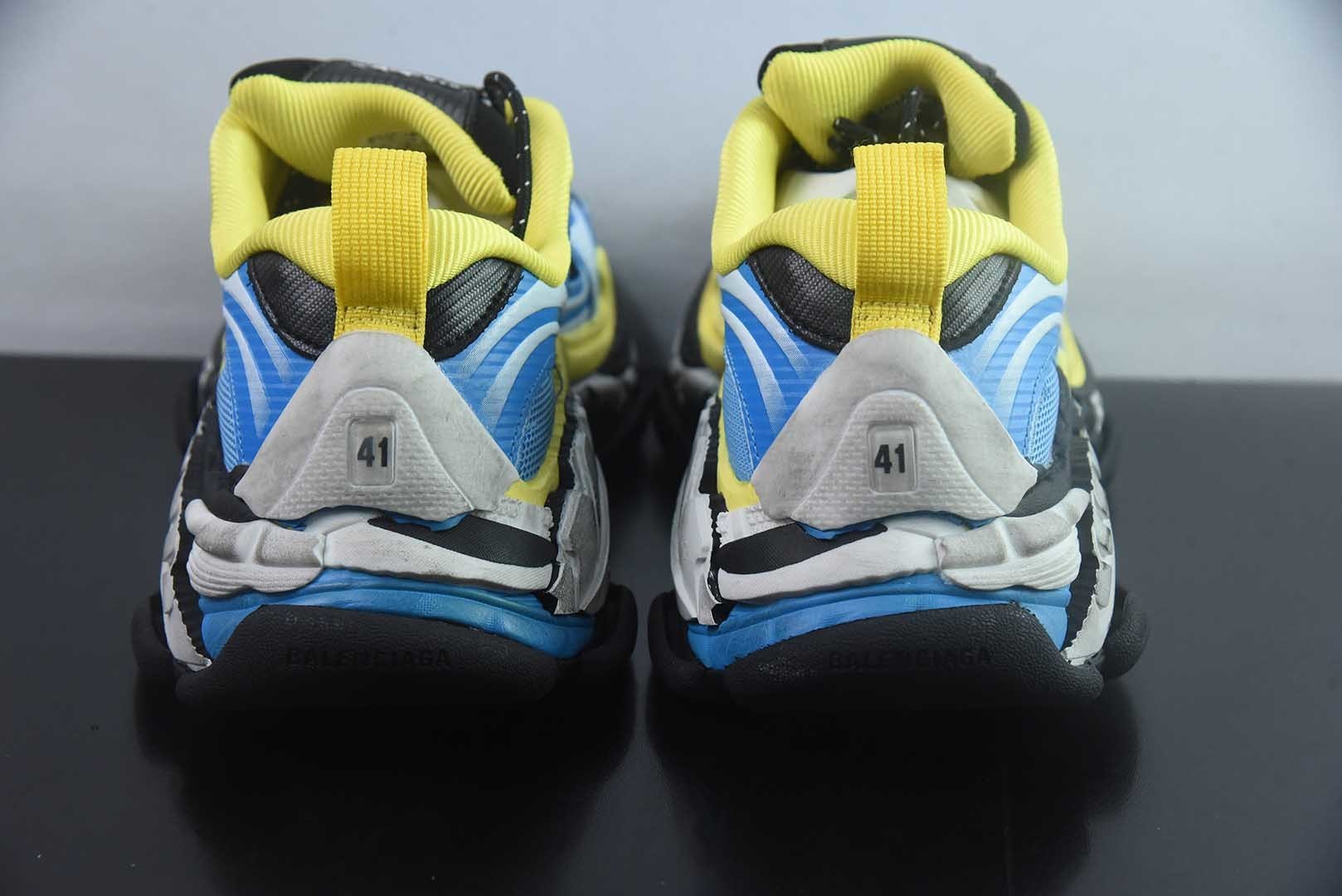 Balenciaga巴黎世家24代 Triple S .2 灰白 低帮 老爹鞋 市场老牌巴黎世家大厂出品 纯原版本 货号:865849WTR2G1800 实拍细节图