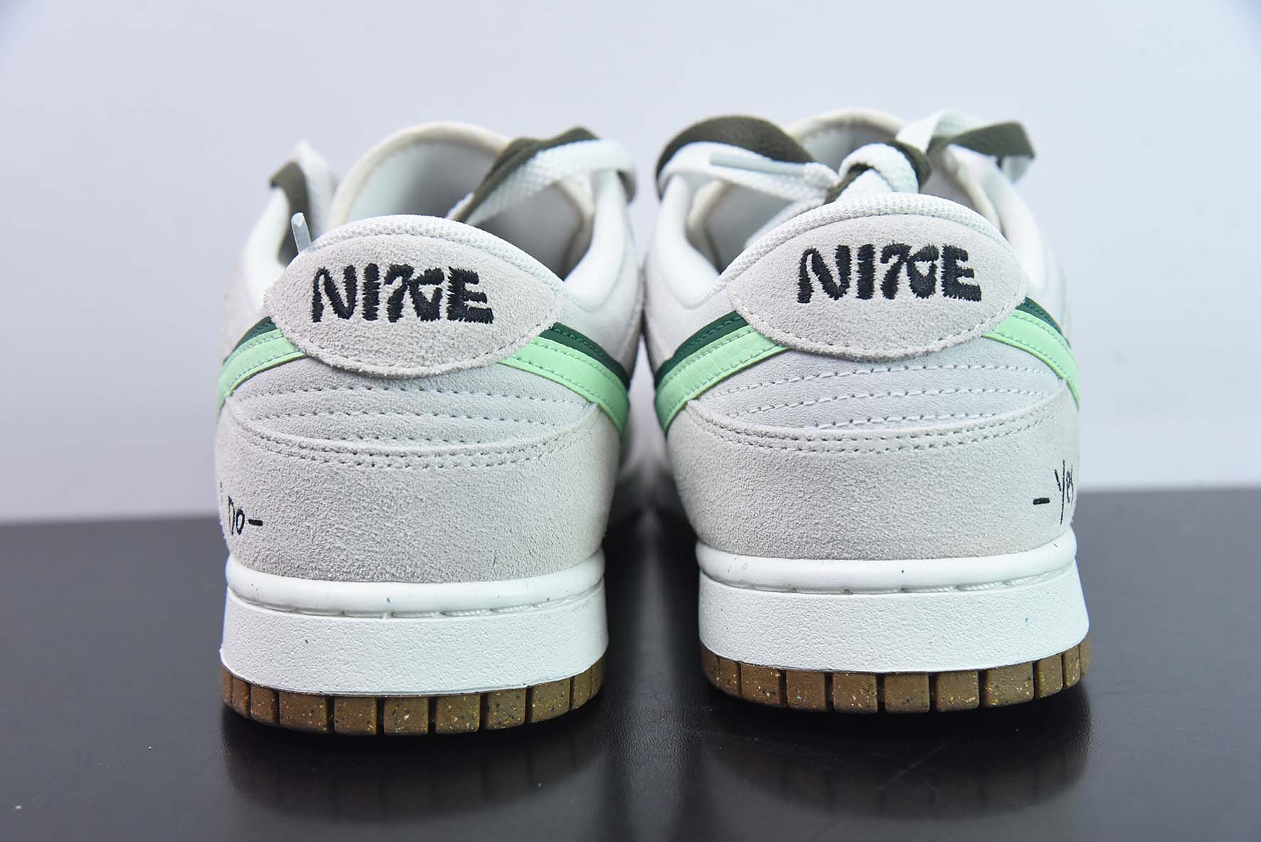 耐克 Nike SB Dunk Low "85" 草绿双勾 SB低帮运动休闲板鞋 货号：DO9457-141纯原版本 实拍细节图