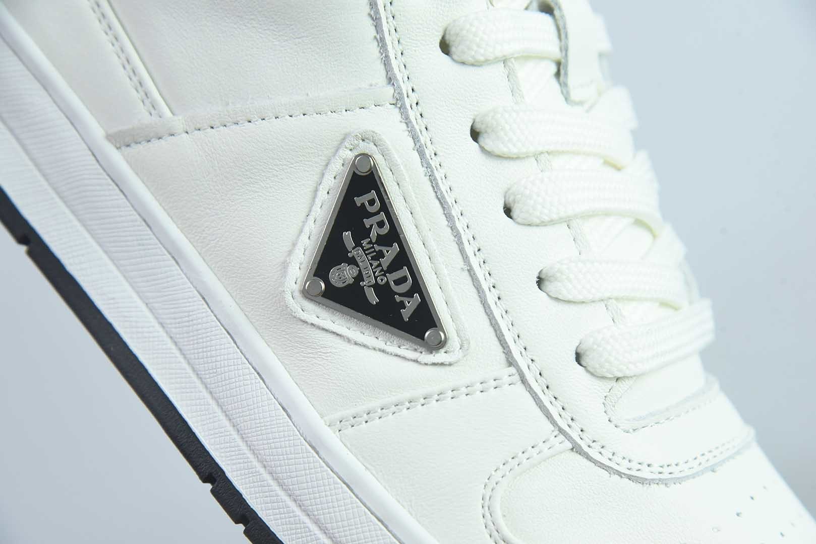 普拉达 PRADA Downtown Bold 徽标印花圆头系带低帮板鞋 5cm 女款 纯原版本 货号:BPL23771453 实拍细节图