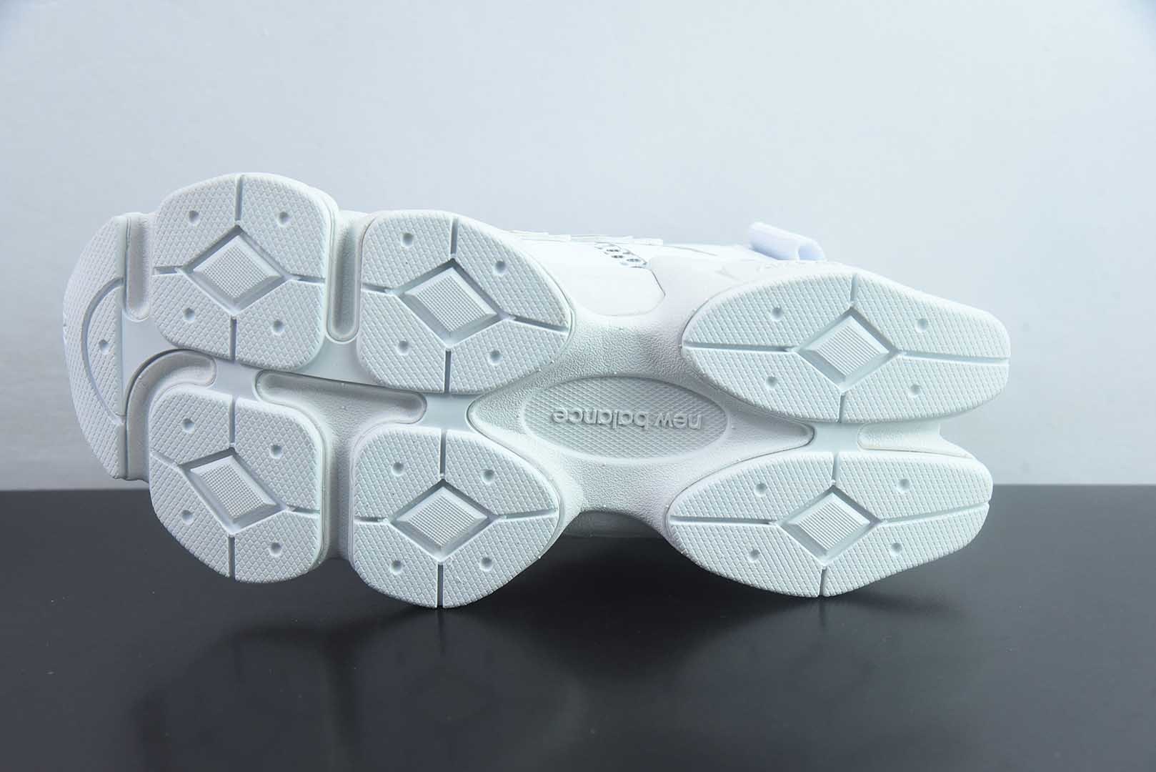 新百伦 New Balance NB9060 联名款 复古休闲运动慢跑鞋 U90606B5 纯原版本 货号：NB9060 实拍细节图