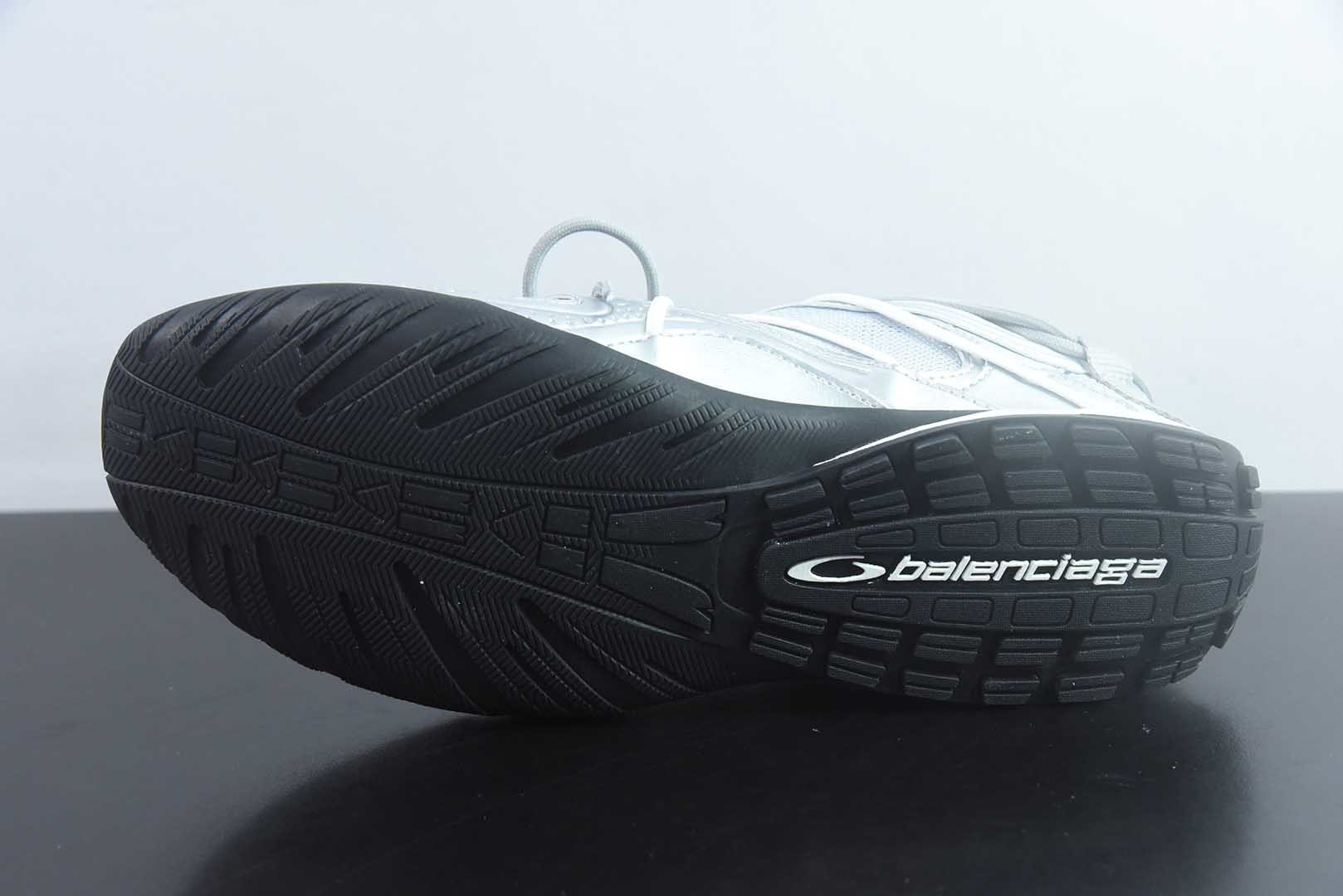 Balenciaga巴黎世家 25代Radar 圆头系带 做旧效果 纯原版本 货号：865704WSTE01011 实拍细节图