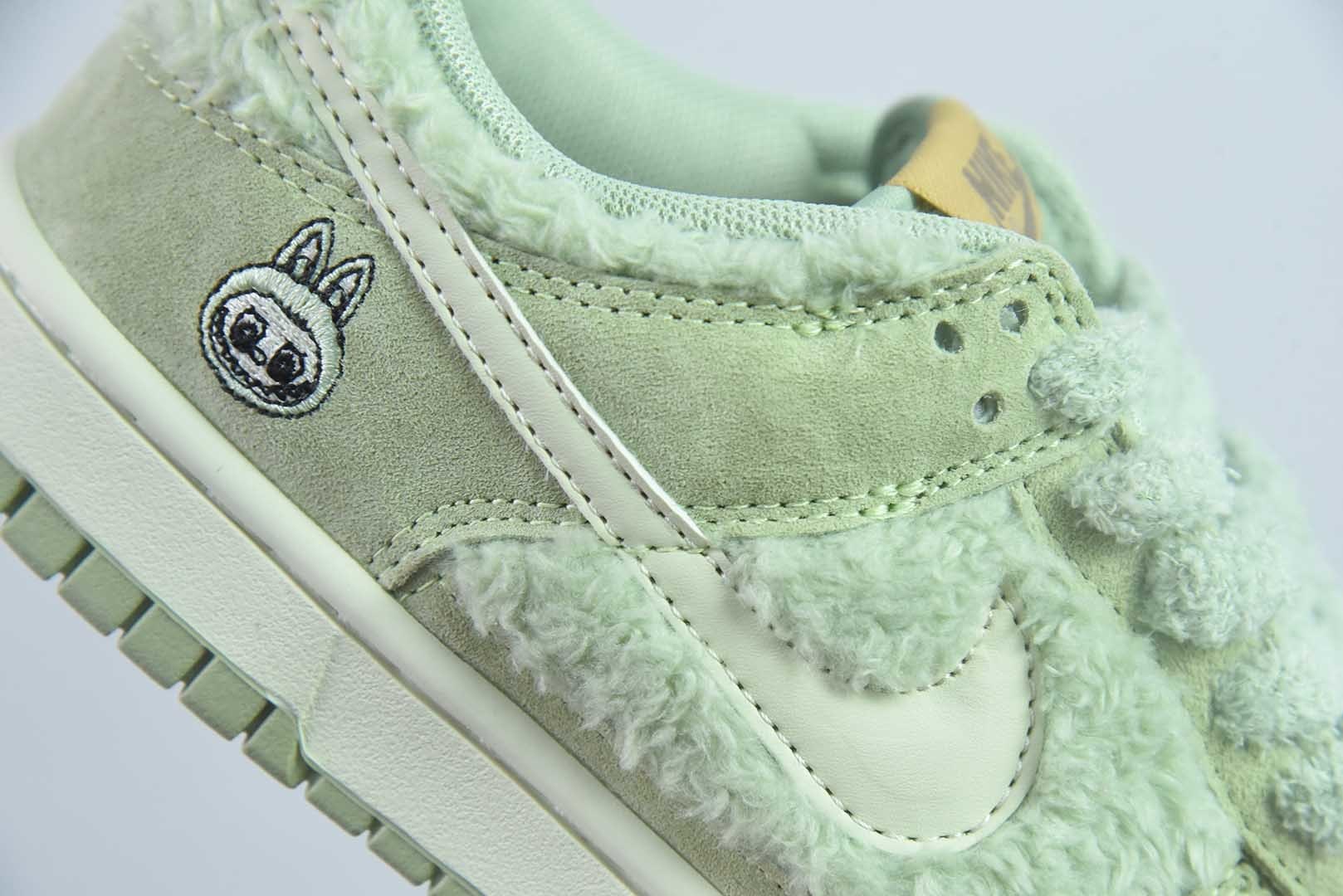 NK SB Dunk Low x Labubu 拉布布联名 纯原版本 实拍细节图