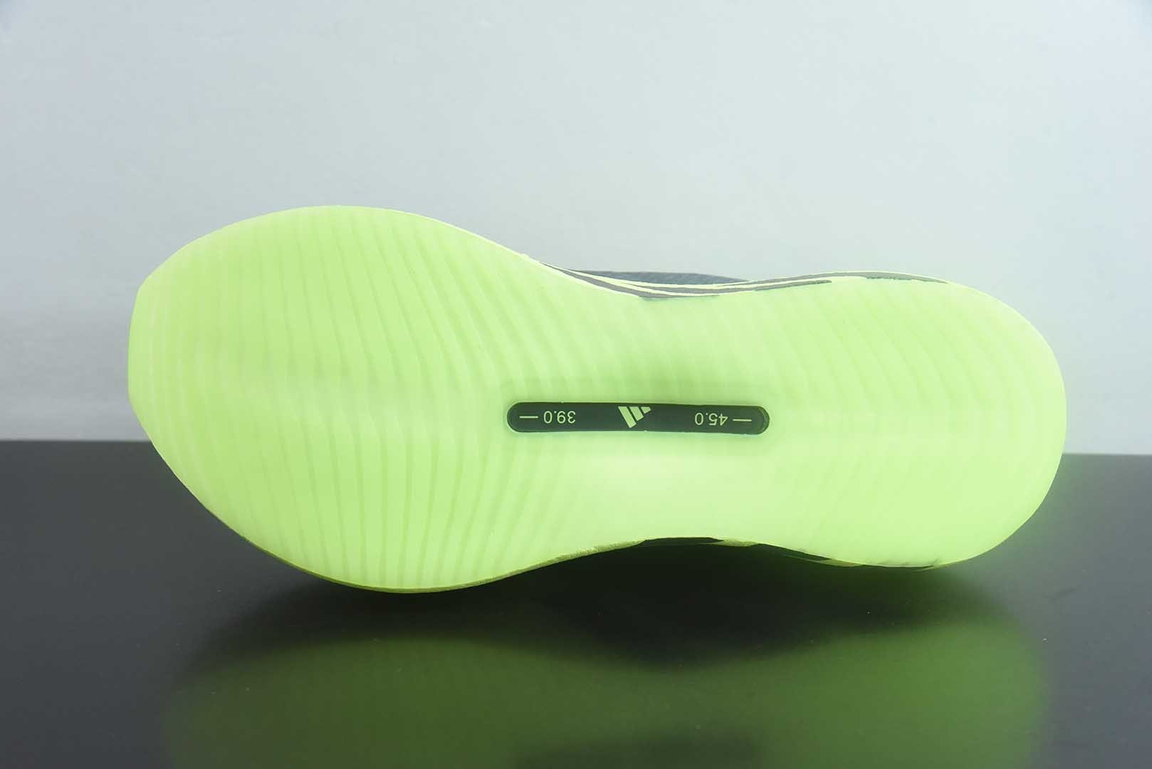 阿迪达斯 Adidas ULTRABOOST EDGE M 缓震运动休闲轻便透气跑步鞋 纯原版本 货号：KI4413 实拍细节图