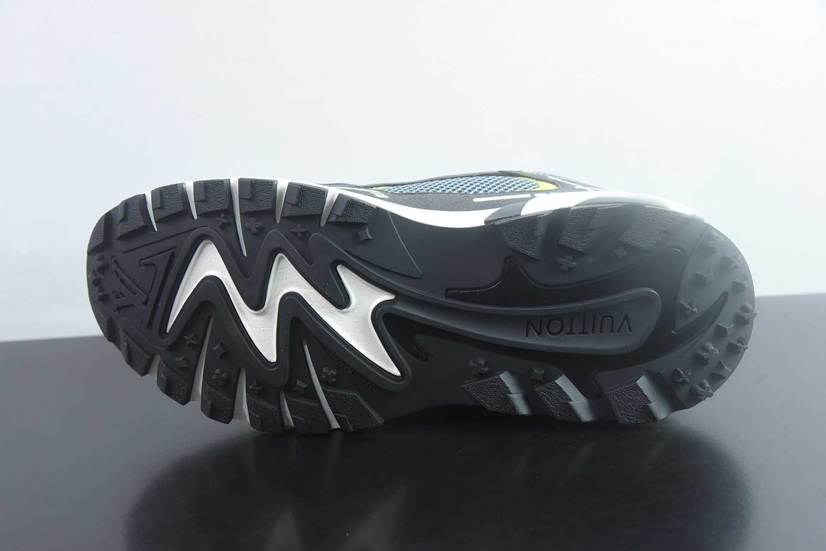 LOUIS VUITTON LV Tatic Runner 动感图案 厚底系带 低帮 生活休闲鞋 原装级高端礼盒+飞机盒+五件套配件+布袋 纯原版本 实拍细节图