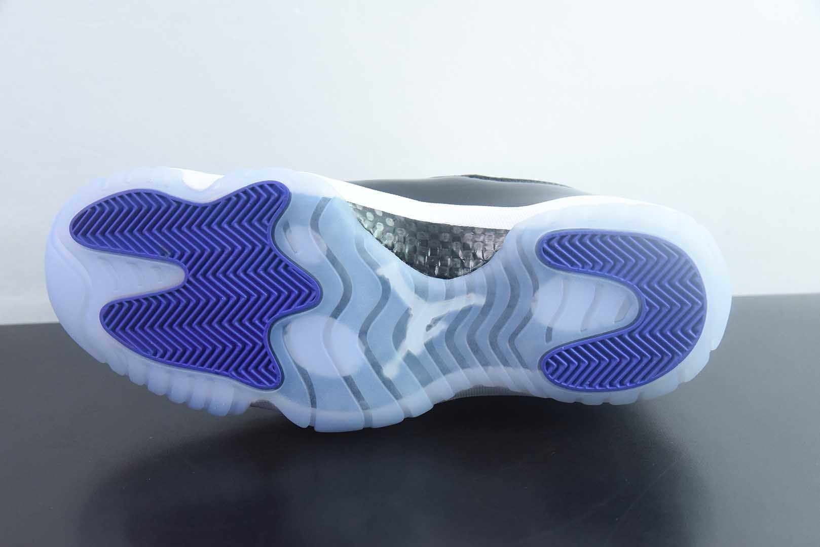 AJ11,Tinker Hatfield 于1995年操刀的里程碑之作,陪伴乔丹95-96赛季复出夺冠、写下72胜10负神话,被鞋圈奉为“正代天花板”。 纯原版本 货号:378037-100 实拍细节图