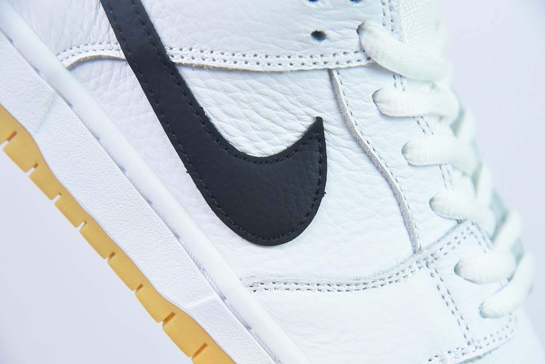 纯原版 耐克 Nike Dunk Sb Low Pro Iso White Gum 白黑生胶小白鞋新款复古低帮板鞋货号:CD2563-101 实拍细节图