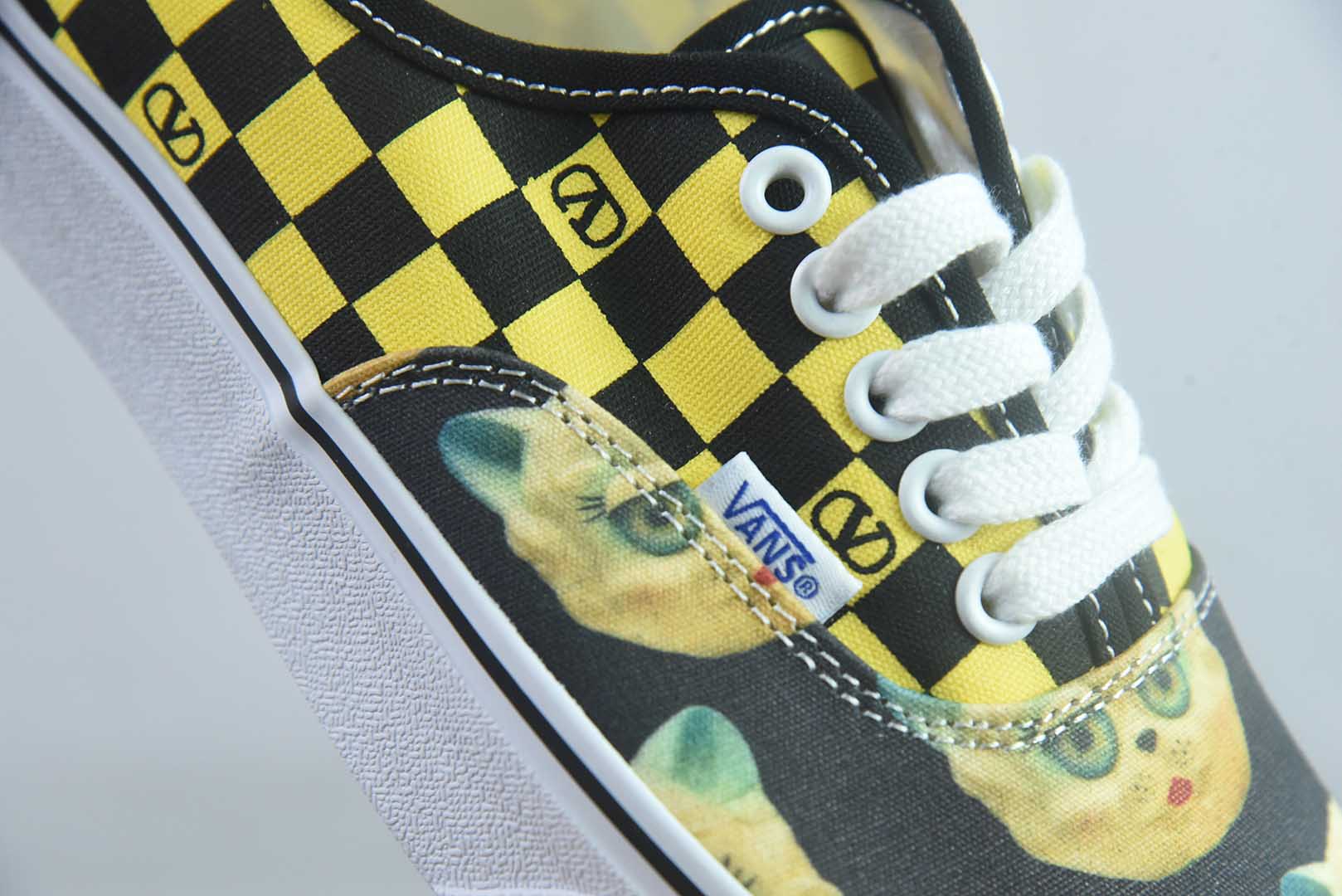 Valentino华伦天奴 x Vans 联名款黑黄棋盘格低帮休闲硫化帆布鞋纯原版本 货号:YS0M2ЗHPJBAH 实拍细节图