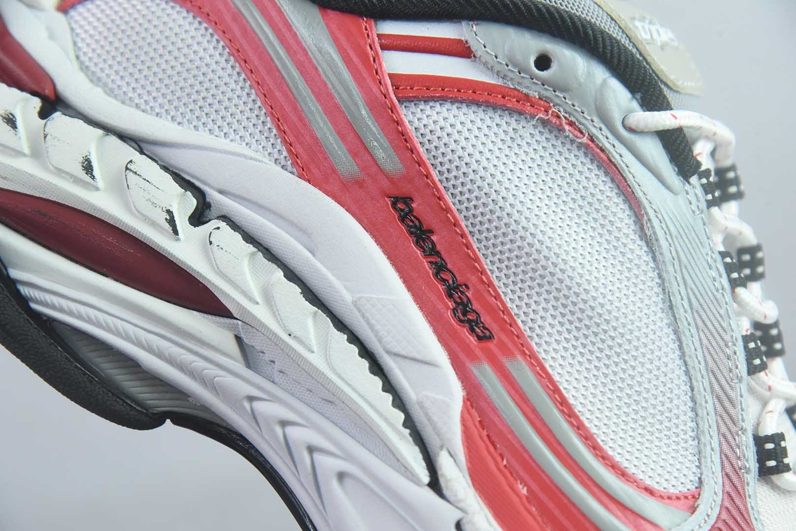 Balenciaga巴黎世家 Triple S .2 Gradient 厚底系带低帮老爹鞋 Balenciaga是由被 纯原版本 实拍细节图
