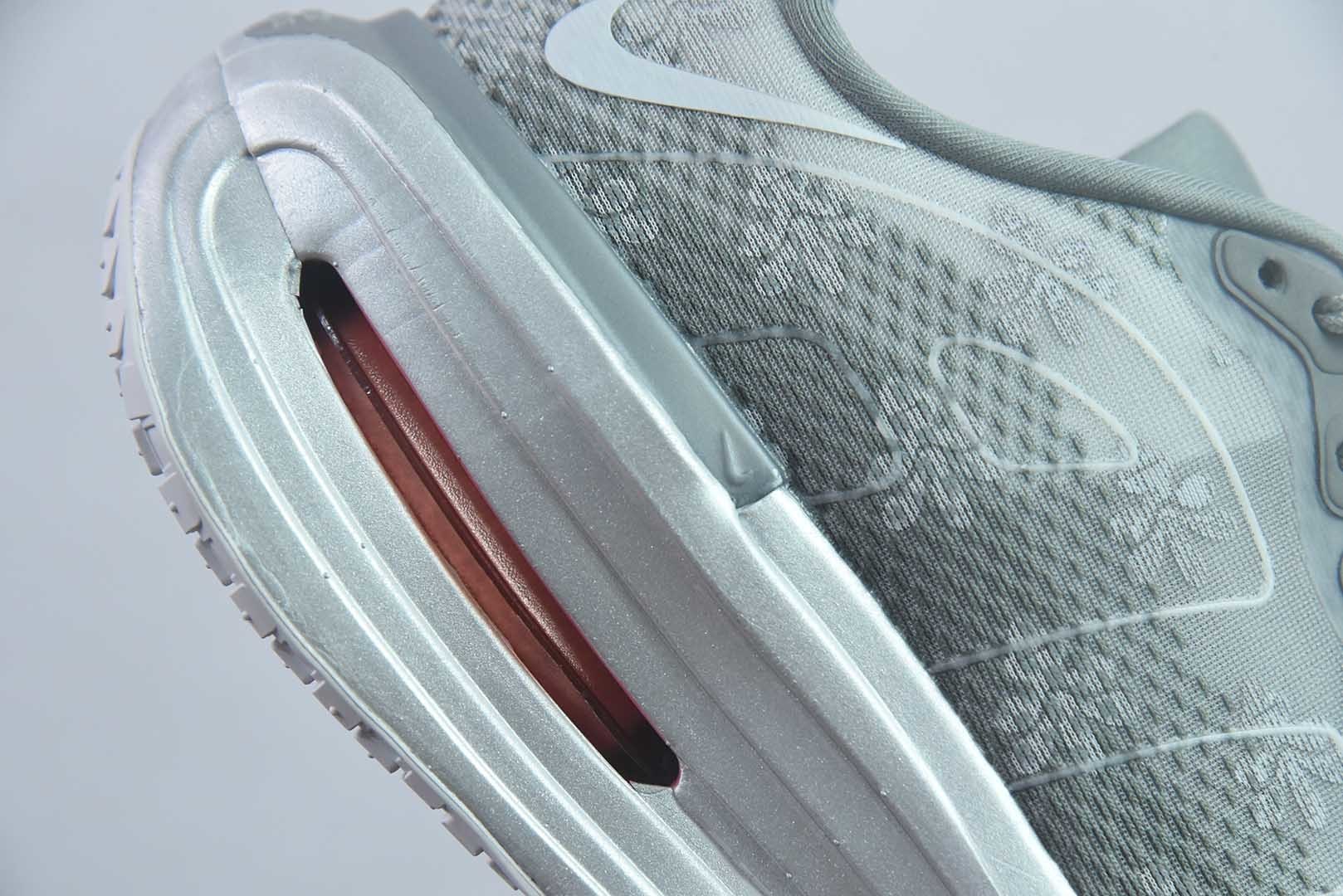 耐克 Nike Vomero Premium Fleur De Lis 灰银配色 女款缓震跑步鞋 纯原版本 货号：IQ0028-001 实拍细节图