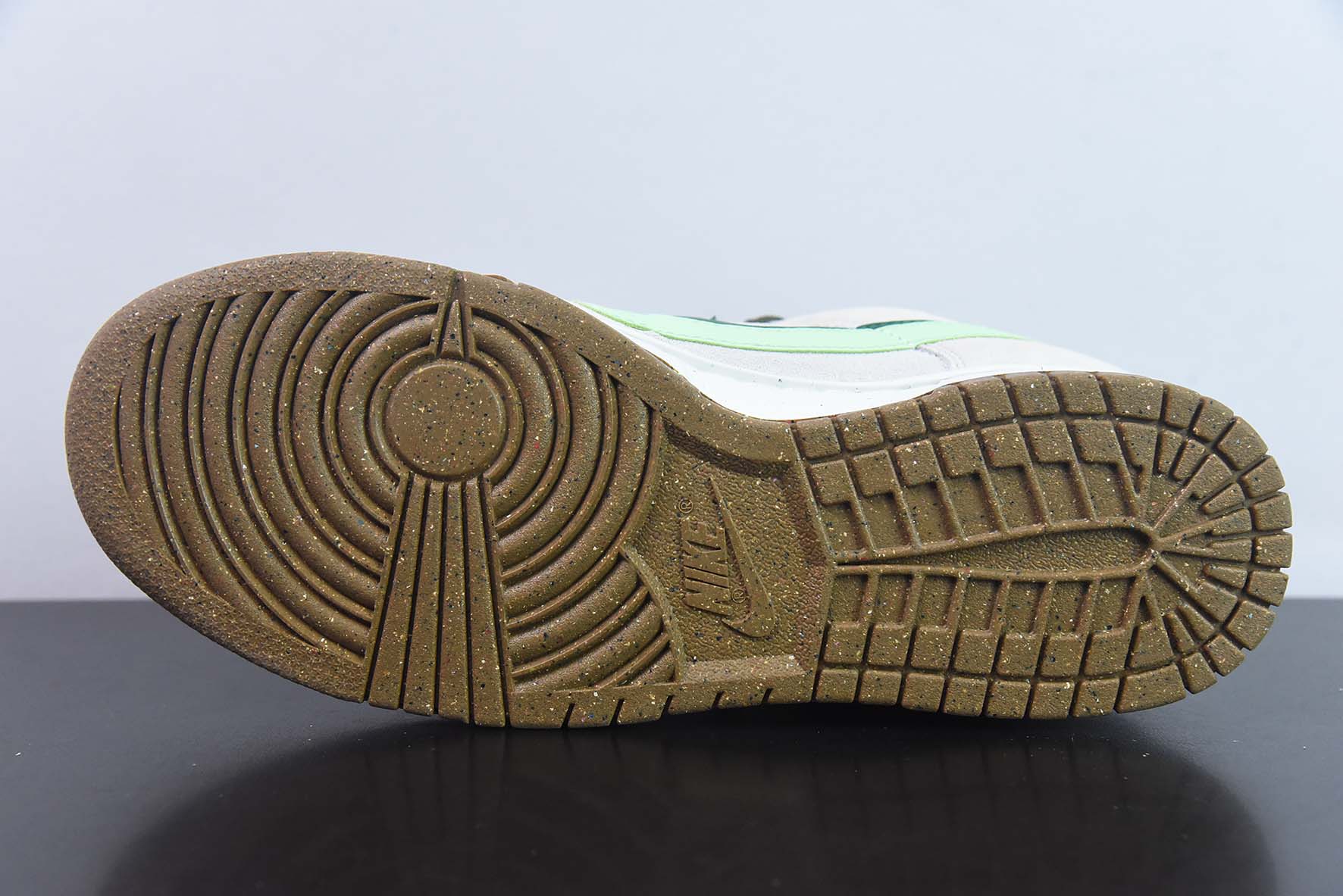 耐克 Nike SB Dunk Low "85" 草绿双勾 SB低帮运动休闲板鞋 货号：DO9457-141纯原版本 实拍细节图