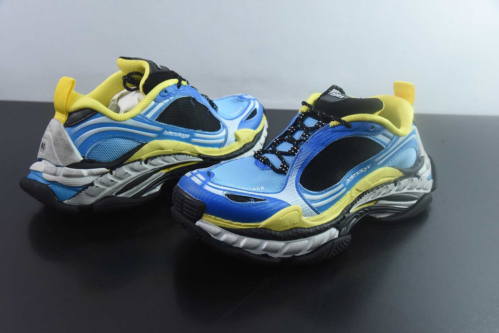 Balenciaga巴黎世家24代 Triple S .2 灰白 低帮 老爹鞋 市场老牌巴黎世家大厂出品 纯原版本 货号:865849WTR2G1800 实拍细节图